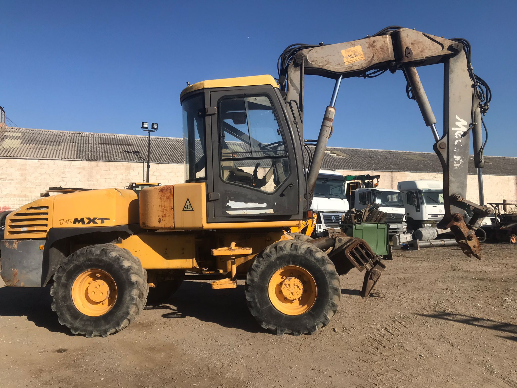 x- VENDIDO - Excavadora de ruedas articulada Mecalac 14MXT - 2001 - Imagen 4