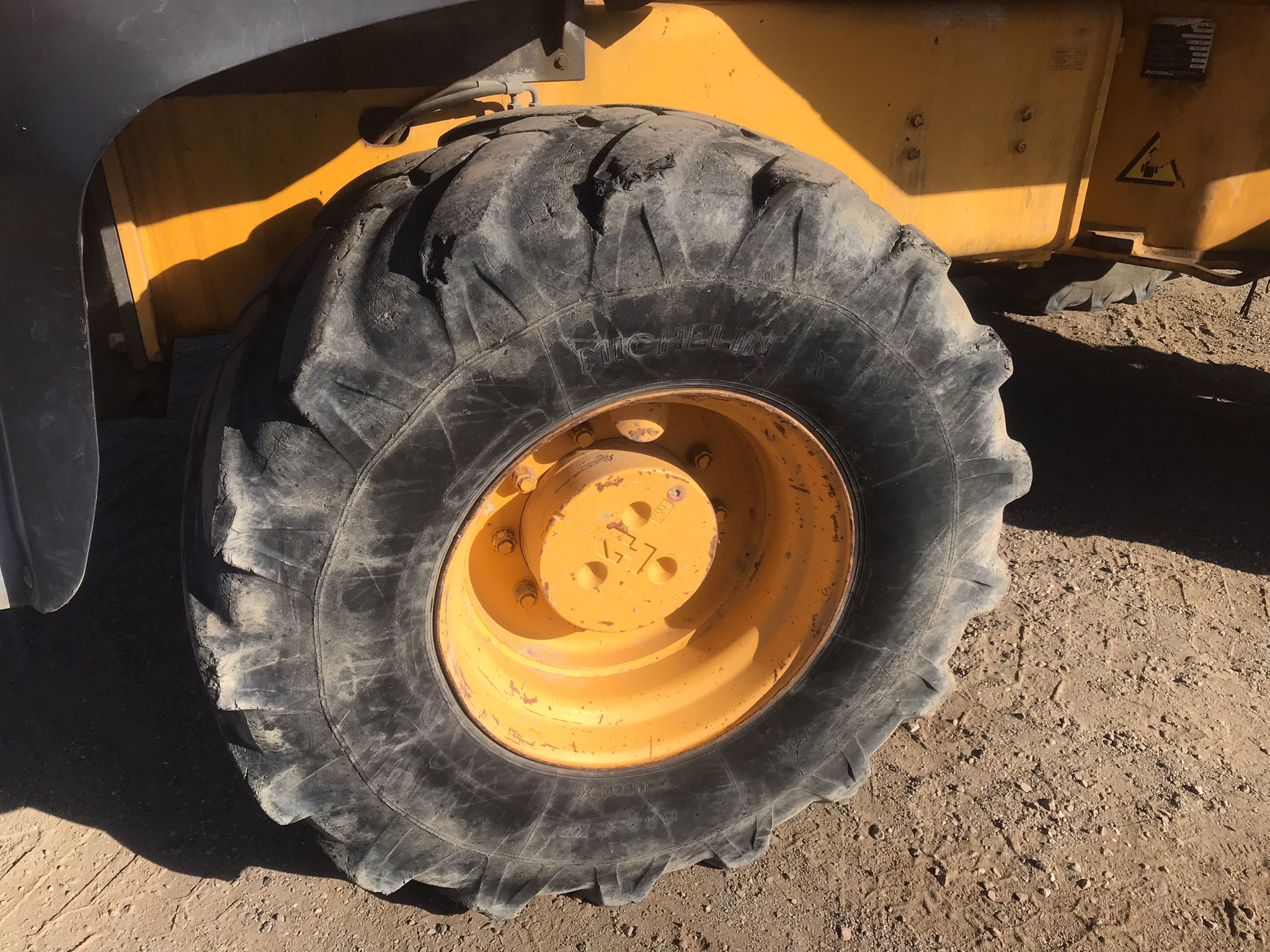 x- VENDIDO - Excavadora de ruedas articulada Mecalac 14MXT - 2001 - Imagen 18