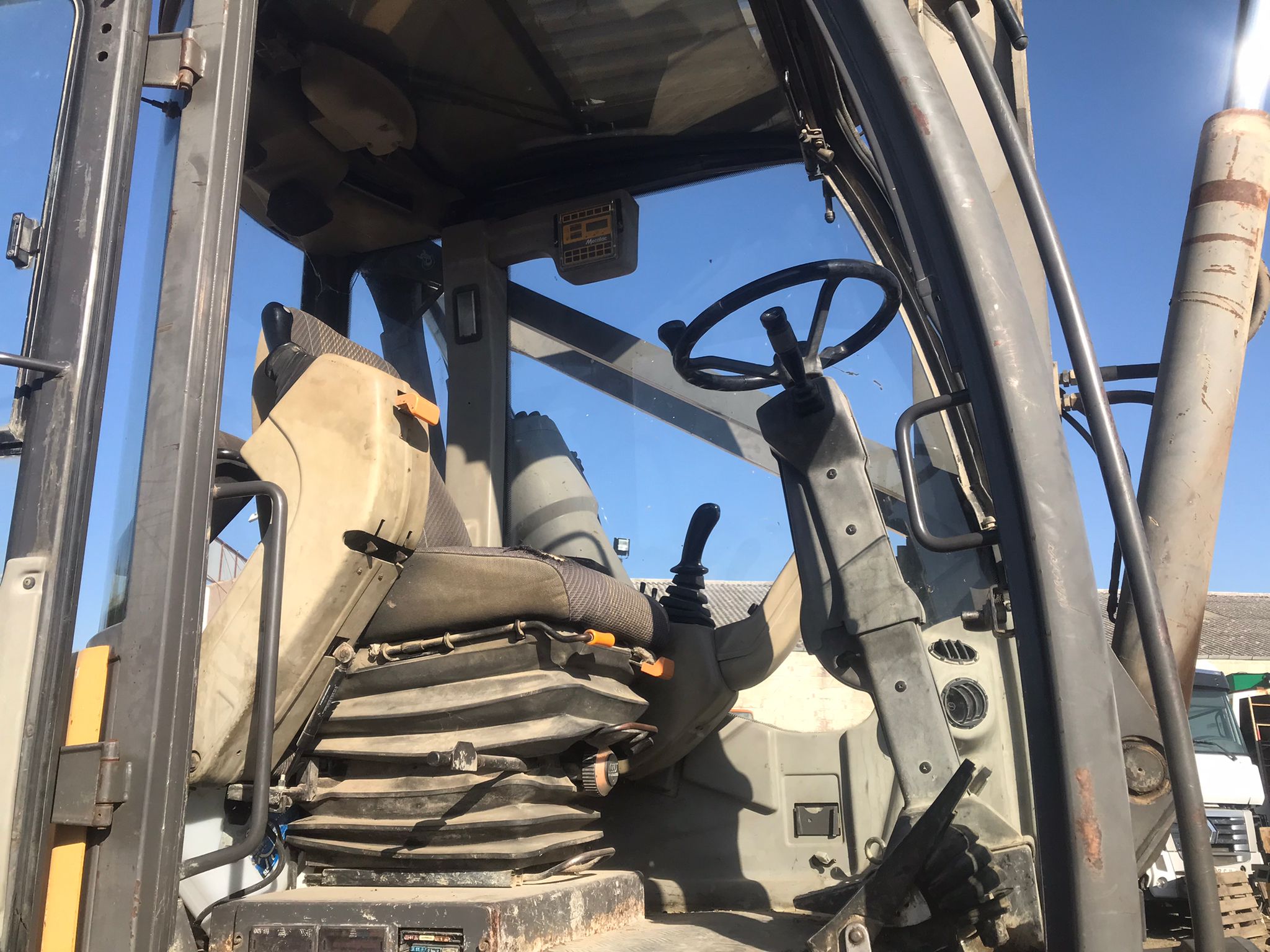 x- VENDIDO - Excavadora de ruedas articulada Mecalac 14MXT - 2001 - Imagen 11