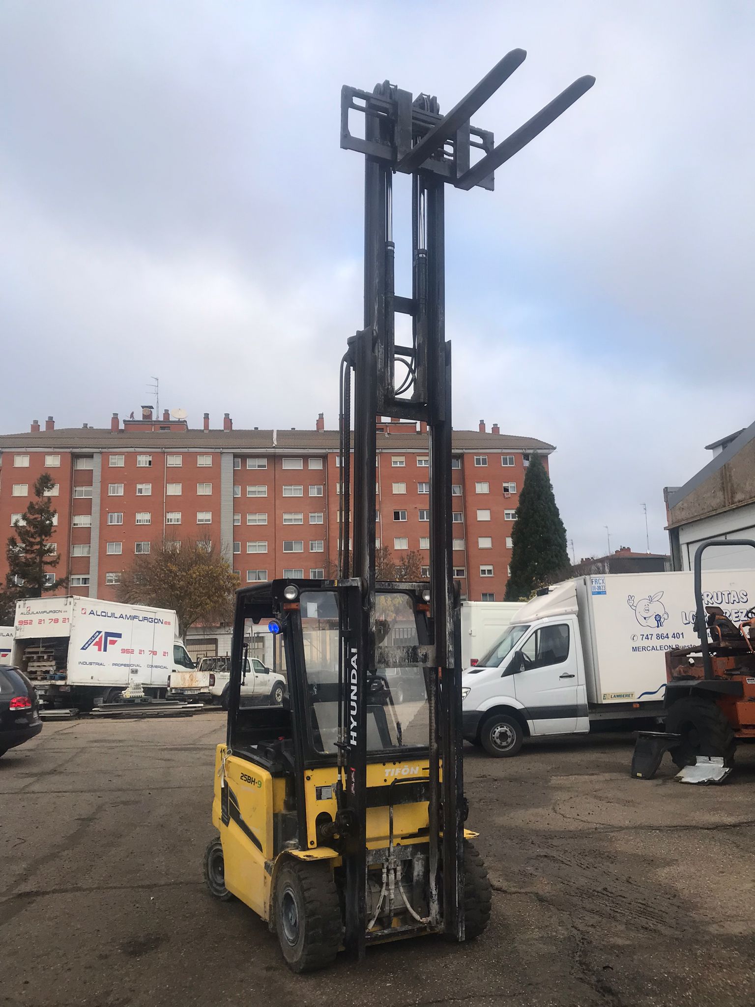 Carretilla elevadora eléctrica Hyundai 25BH-9 Año 2016 - Imagen 9