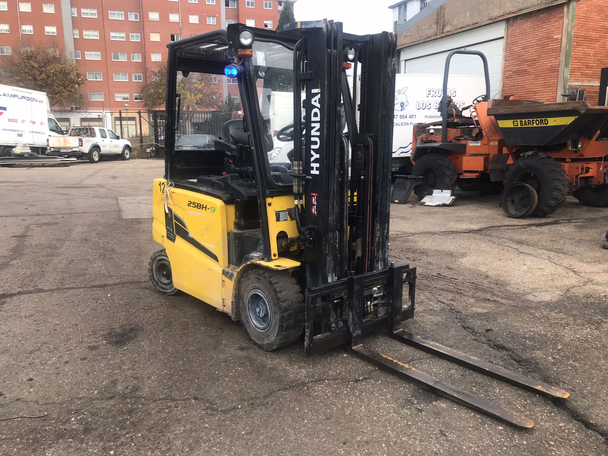 Carretilla elevadora eléctrica Hyundai 25BH-9 Año 2016 - Imagen 2