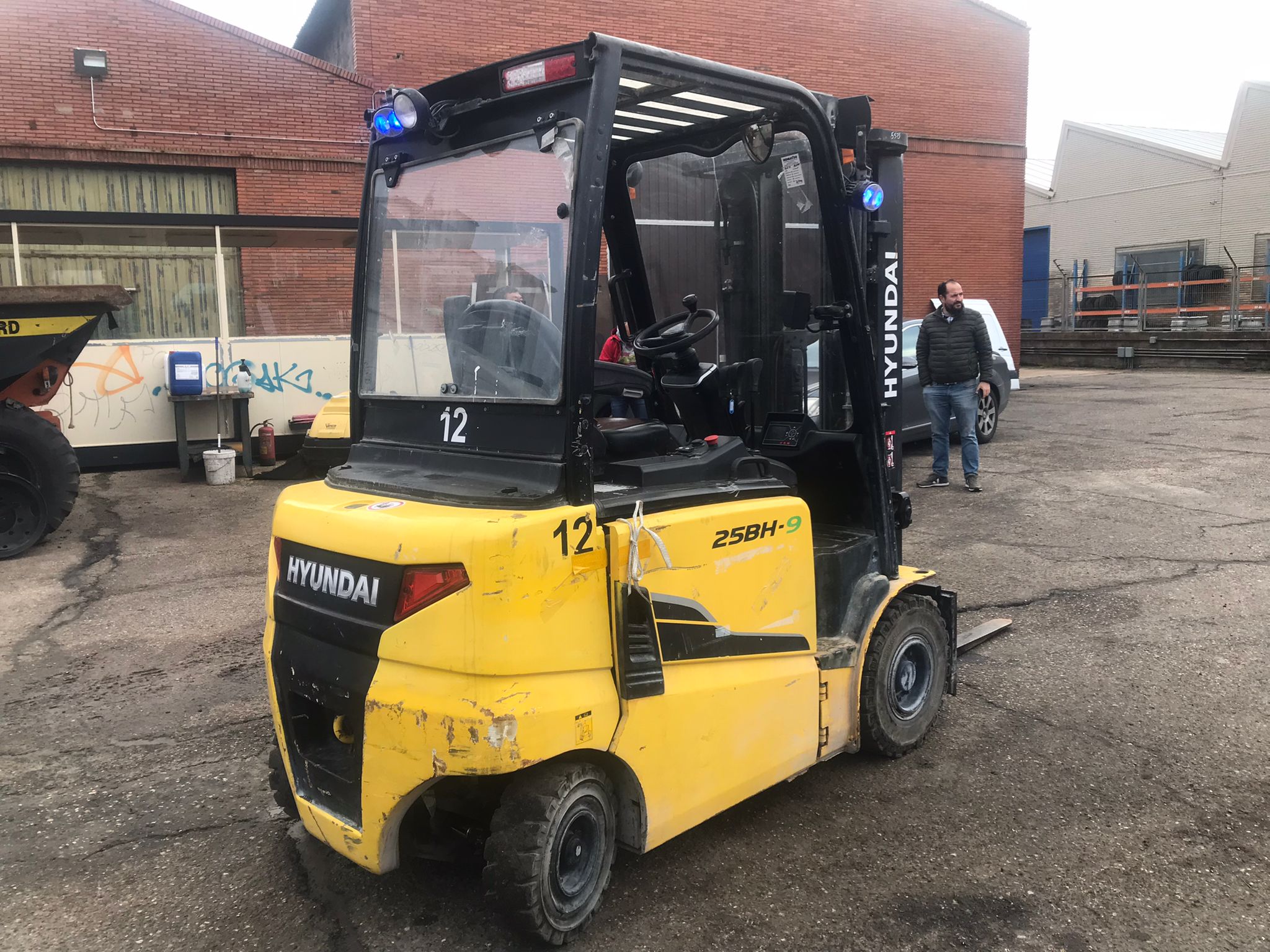 Carretilla elevadora eléctrica Hyundai 25BH-9 Año 2016 - Imagen 5