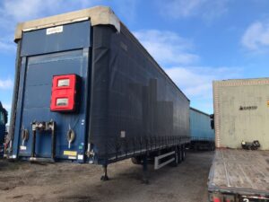 semirremolque tauliner Montenegro