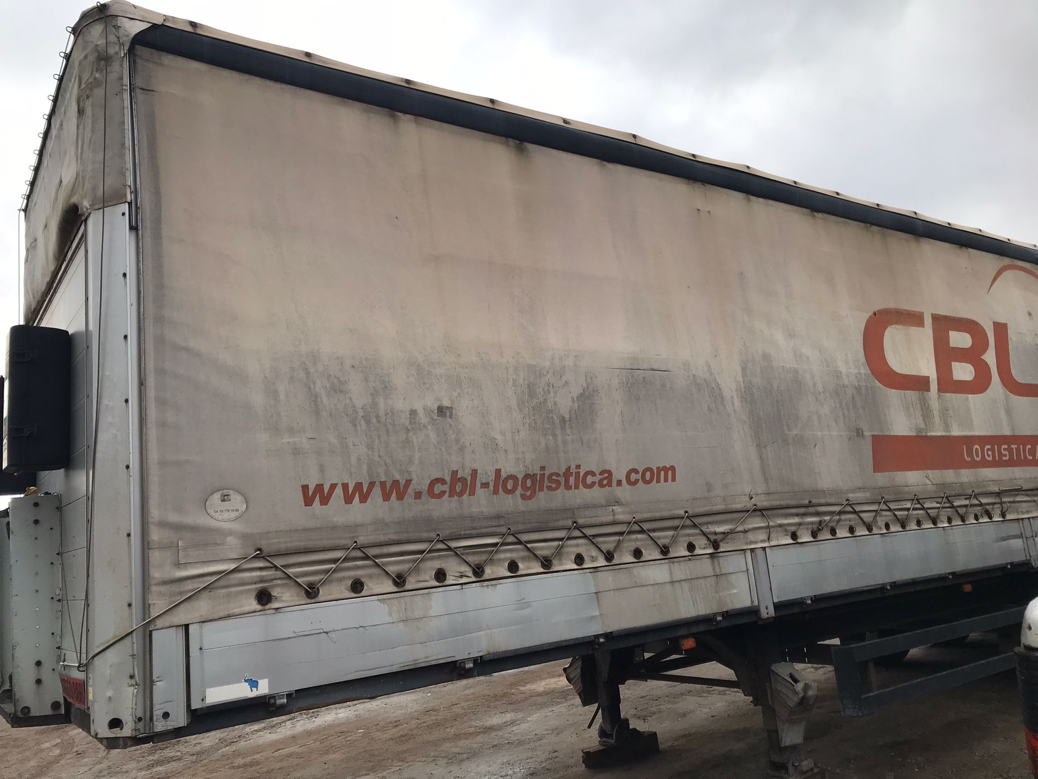 Semirremolque semitauliner Schmitz Año 2001 - Imagen 3