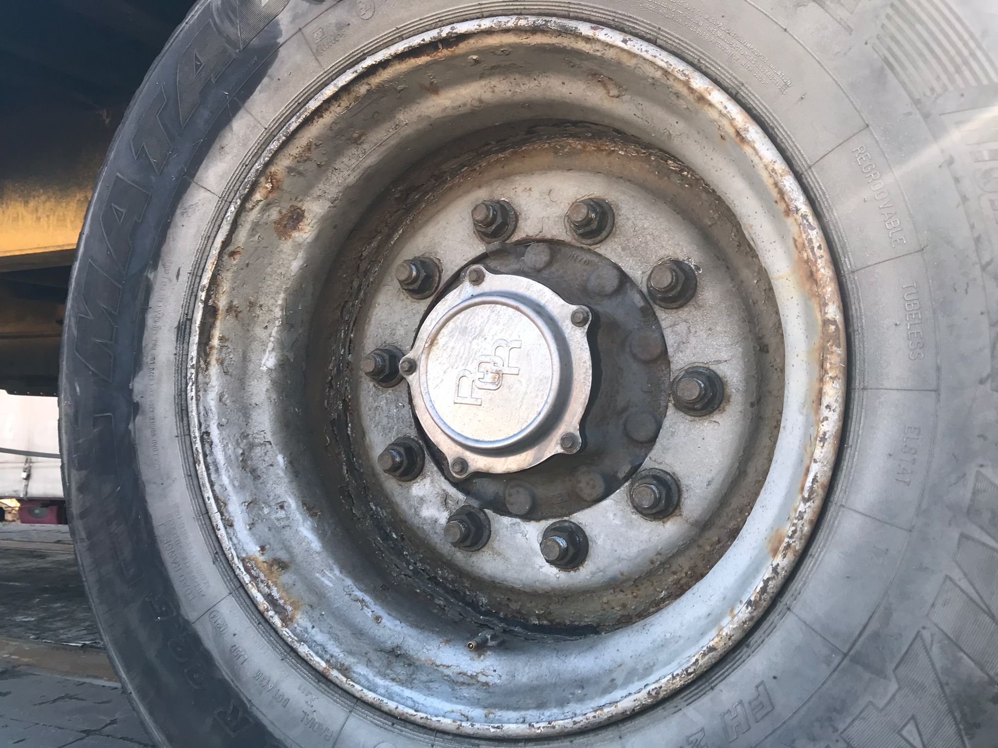 Semirremolque portacontenedores Lecitrailer Año 2005 - Imagen 9