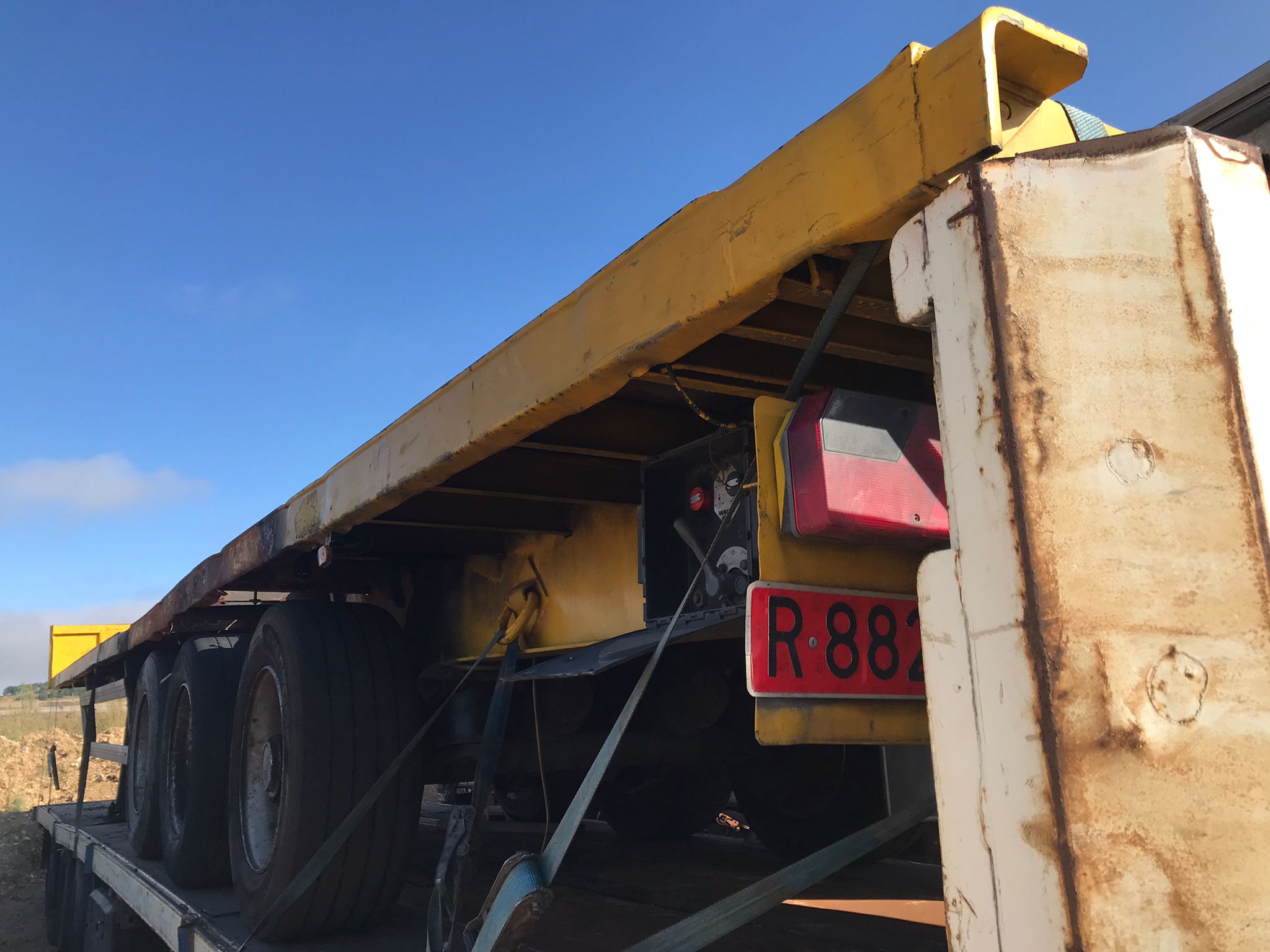 Semirremolque portacontenedores Lecitrailer Año 2005 - Imagen 5