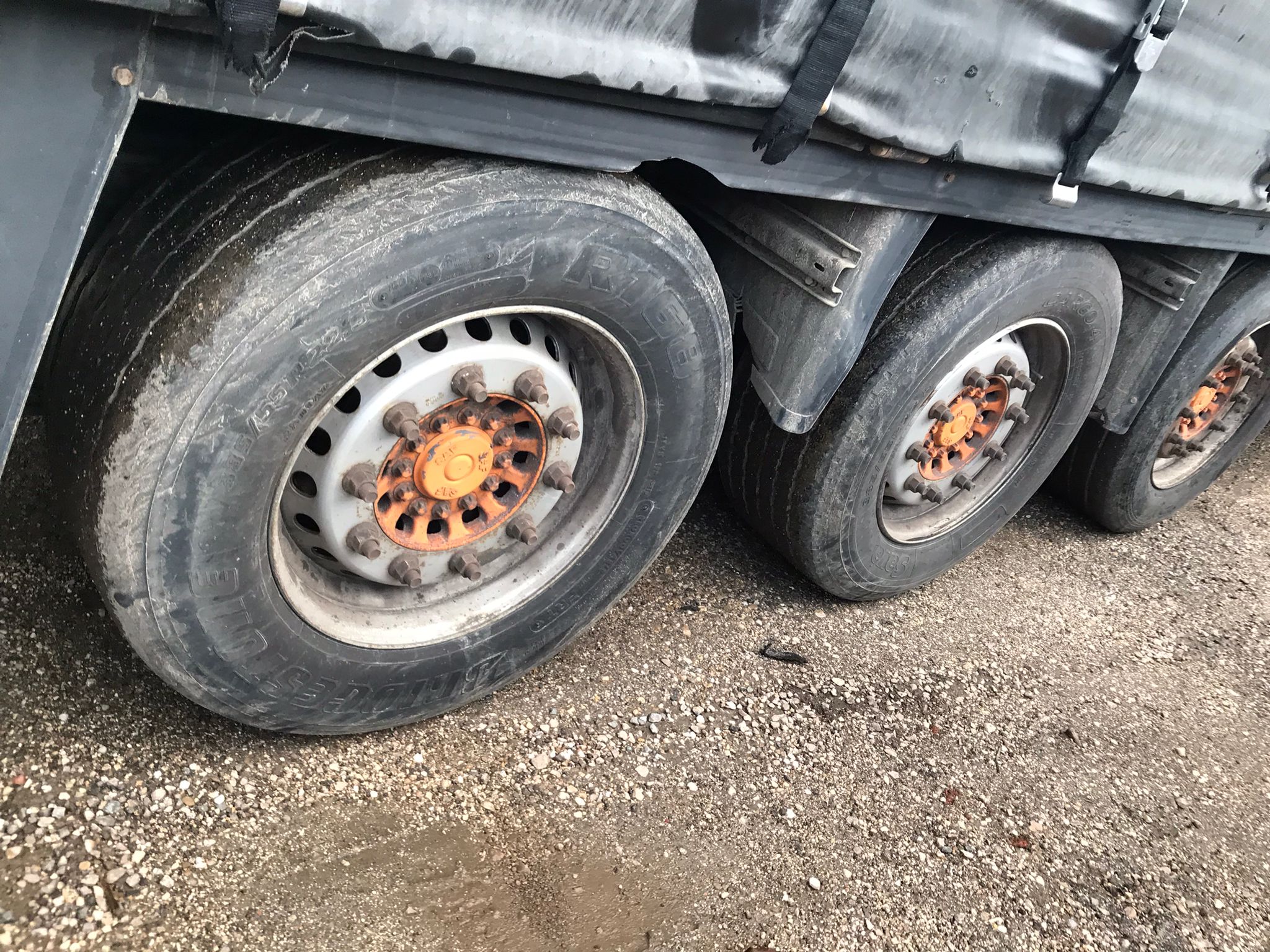 Semirremolque tauliner Schmitz Año 2002 - Imagen 8