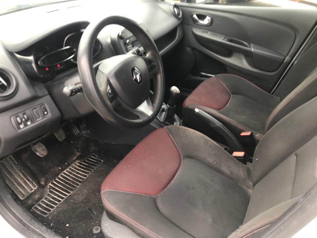 x- VENDIDO - Renault Clio - 04/2016 - Imagen 10