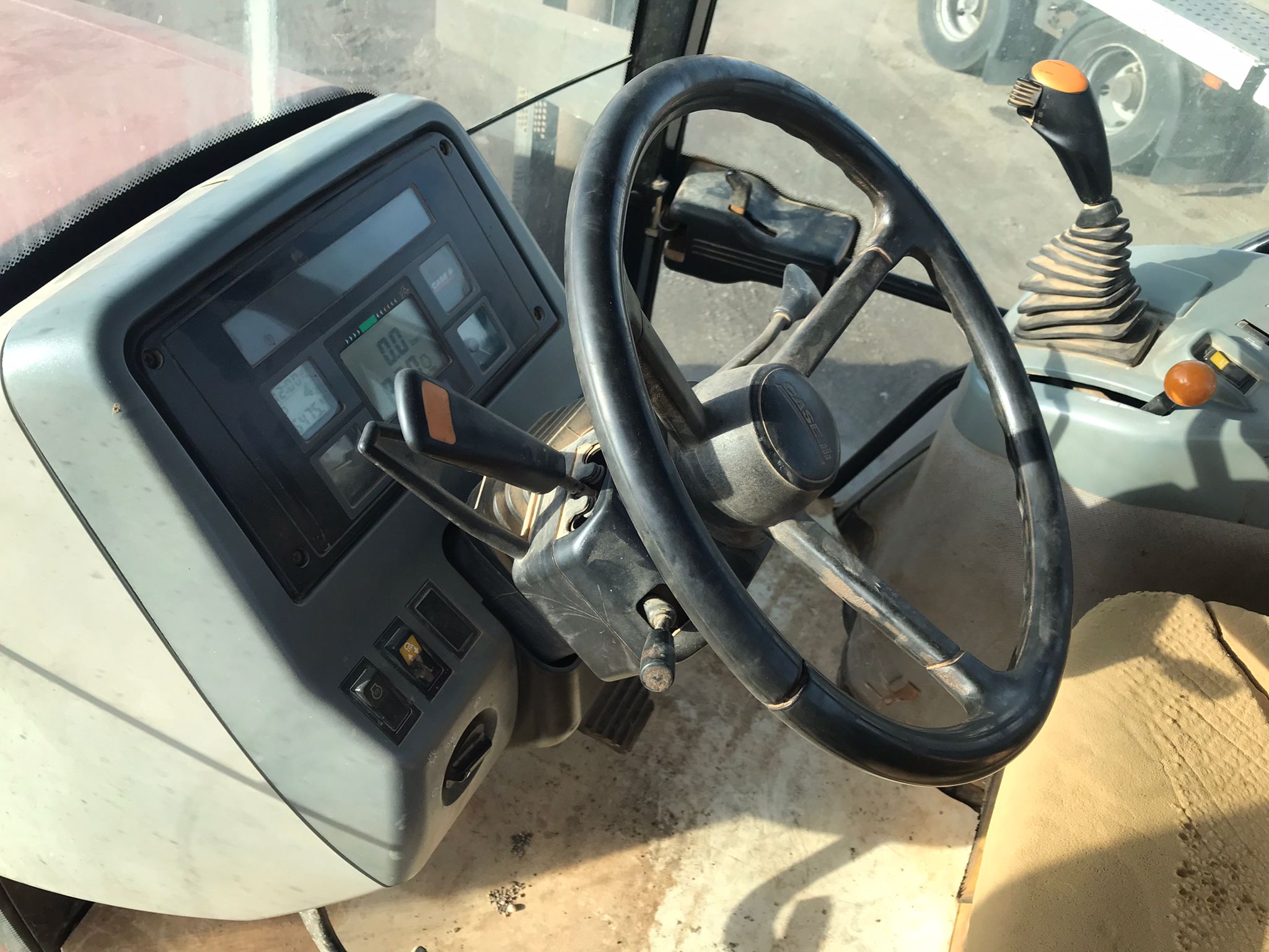 Tractor agrícola Case MX-110 Año 2000 - Imagen 10