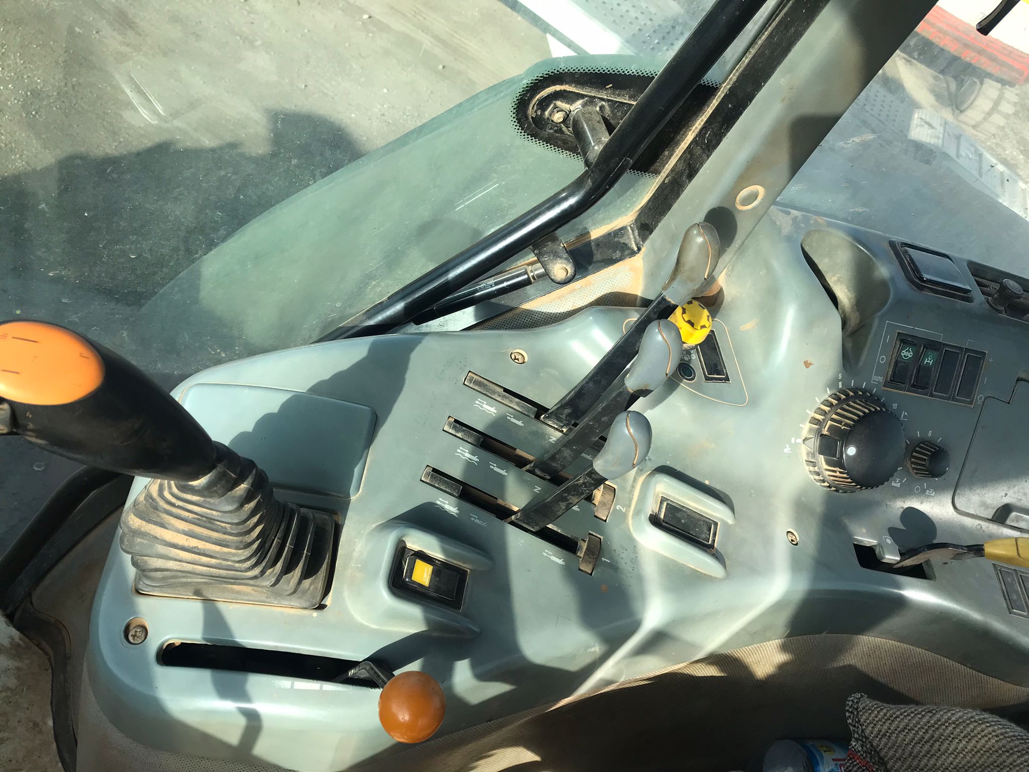 Tractor agrícola Case MX-110 Año 2000 - Imagen 11