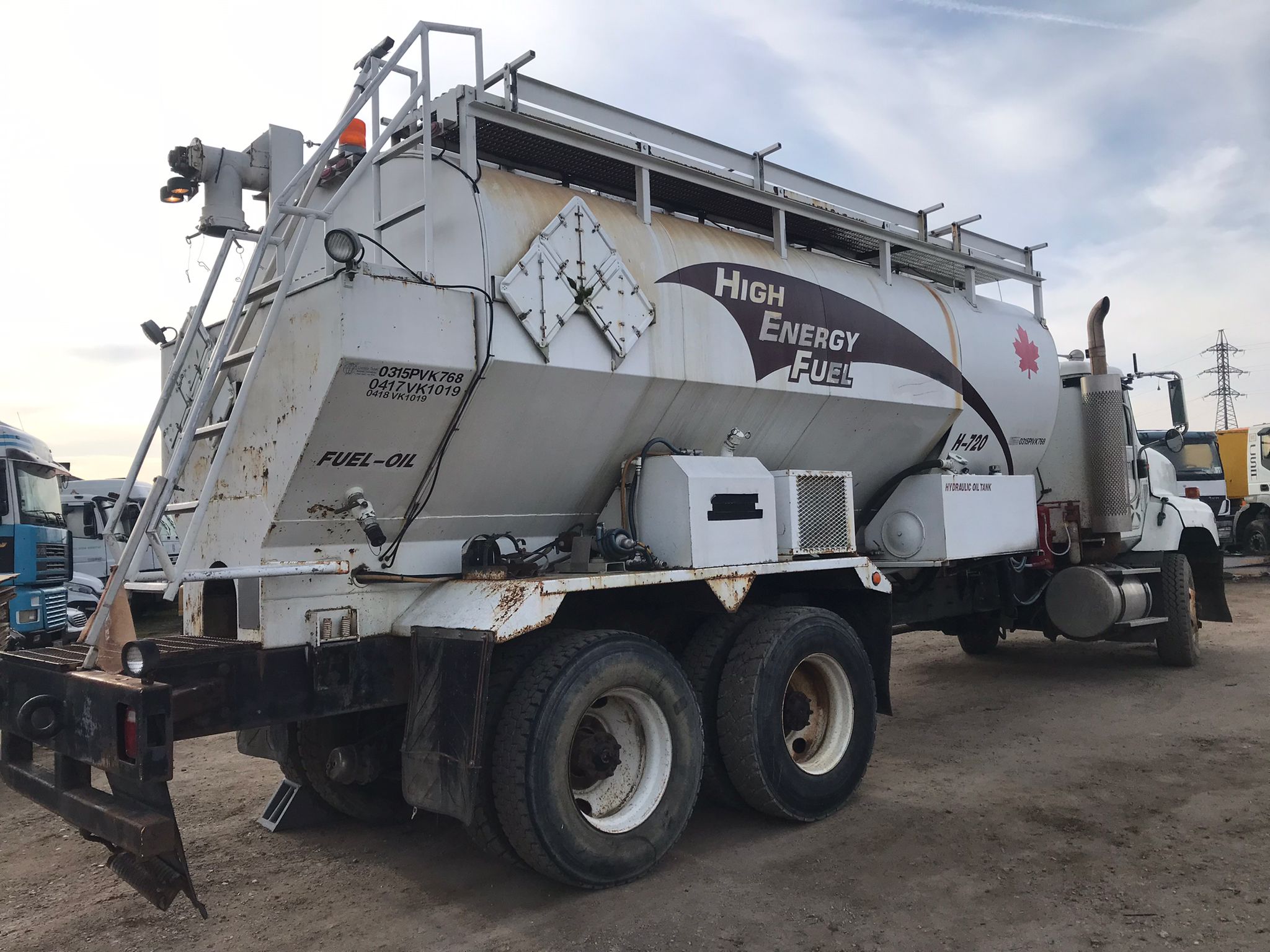 International Paystar 5600i6x4 cisterna - 2004 - Imagen 5