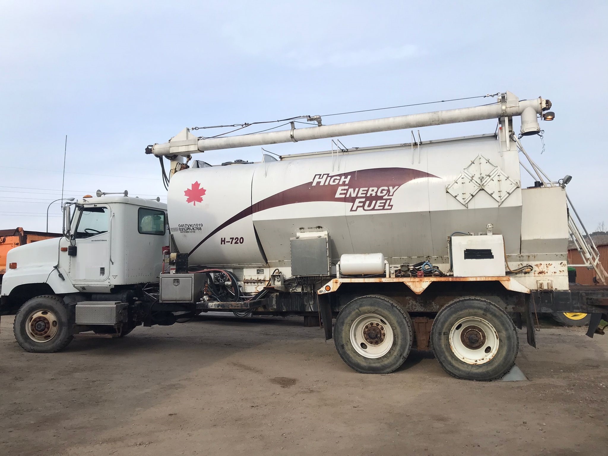 International Paystar 5600i6x4 cisterna - 2004 - Imagen 6