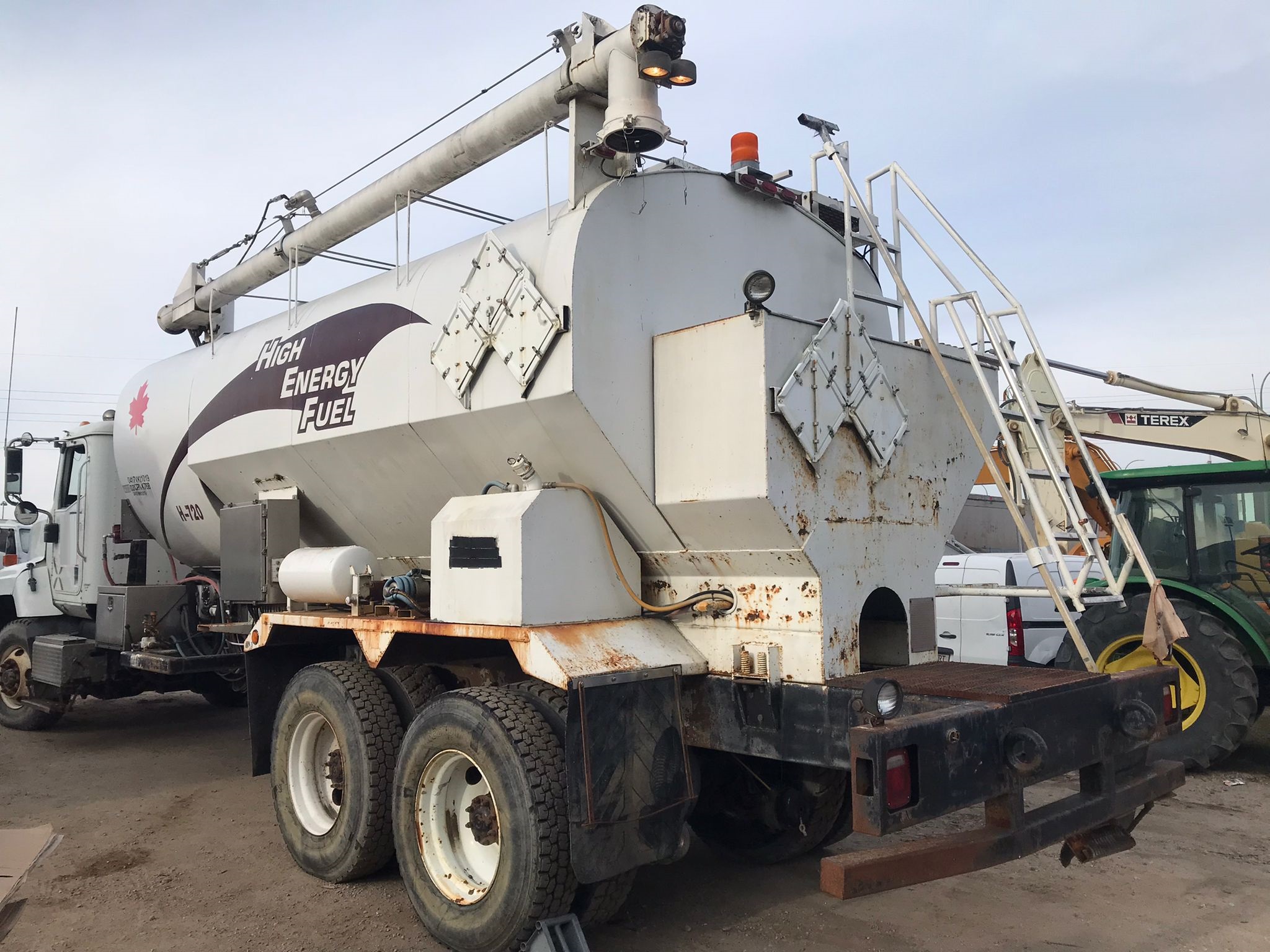 International Paystar 5600i6x4 cisterna - 2004 - Imagen 7