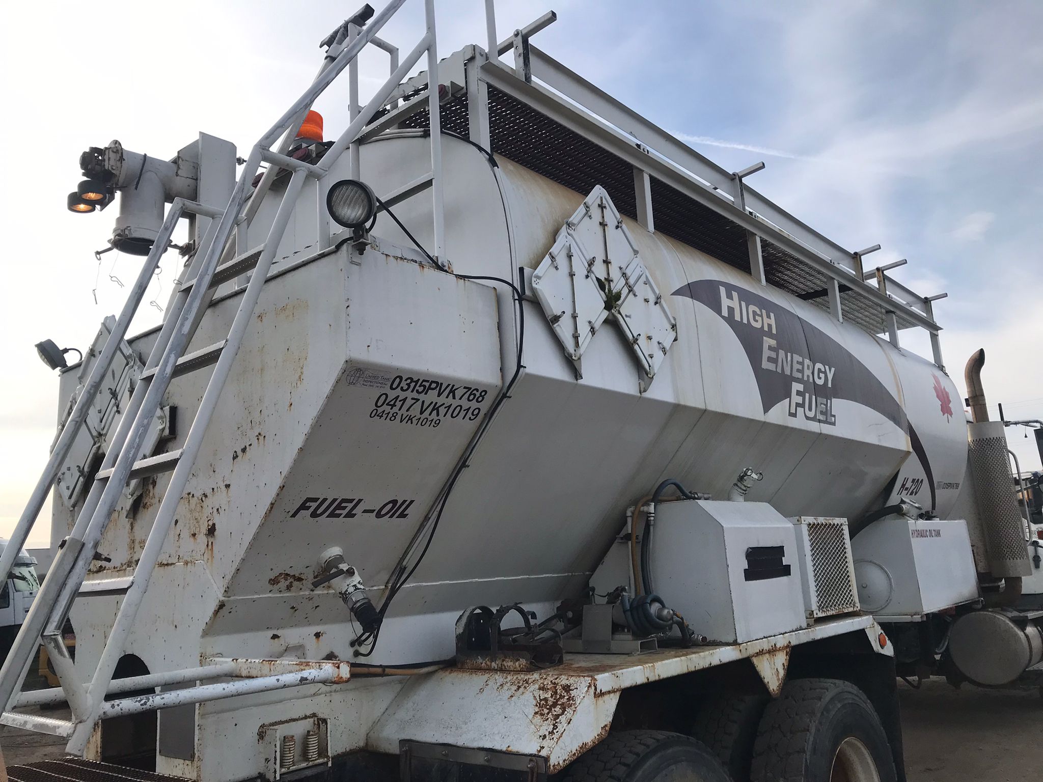 International Paystar 5600i6x4 cisterna - 2004 - Imagen 10