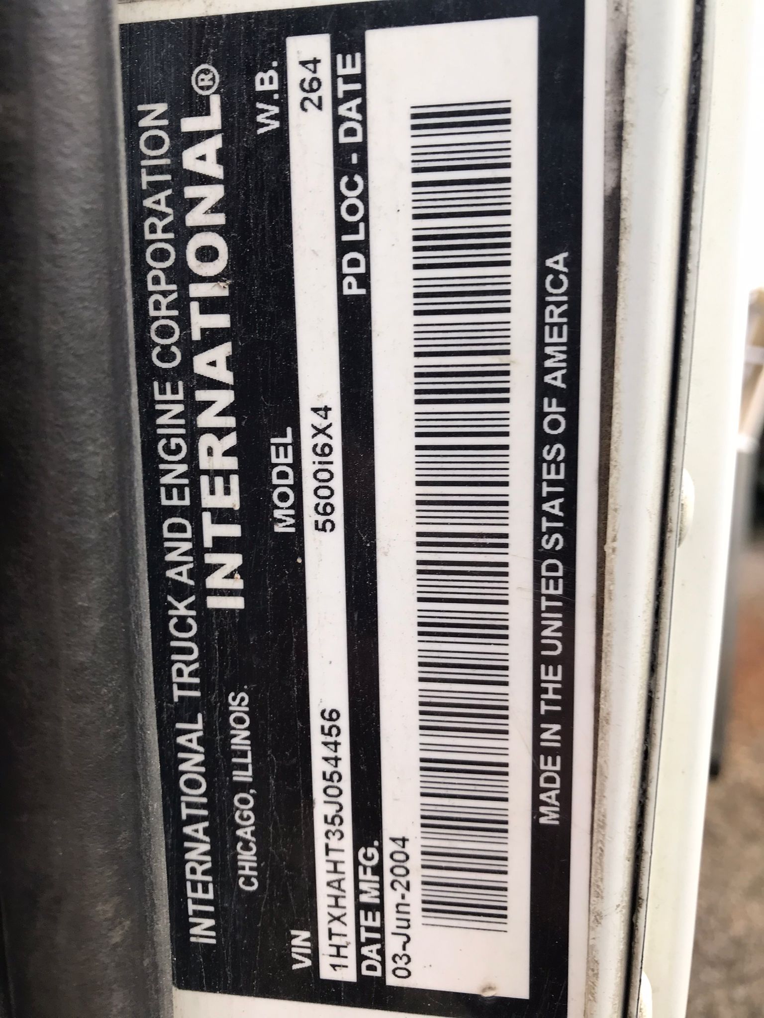 International Paystar 5600i6x4 cisterna - 2004 - Imagen 23