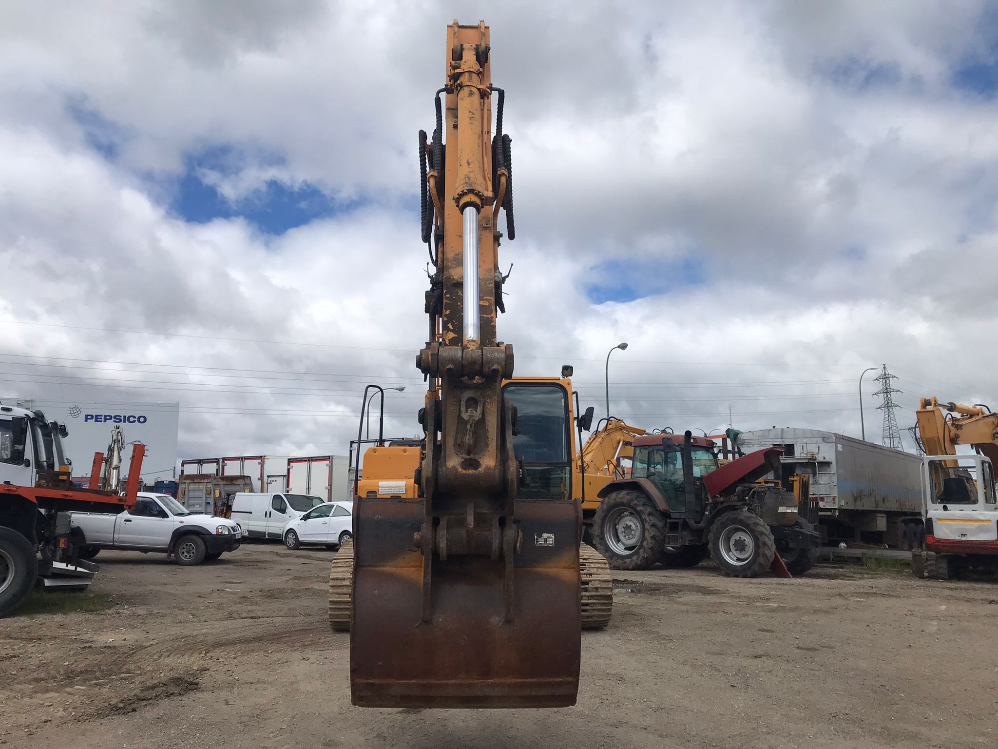 x- VENDIDO - Excavadora de cadenas Hyundai Robex 210 LC 7 - 2006 - Imagen 2