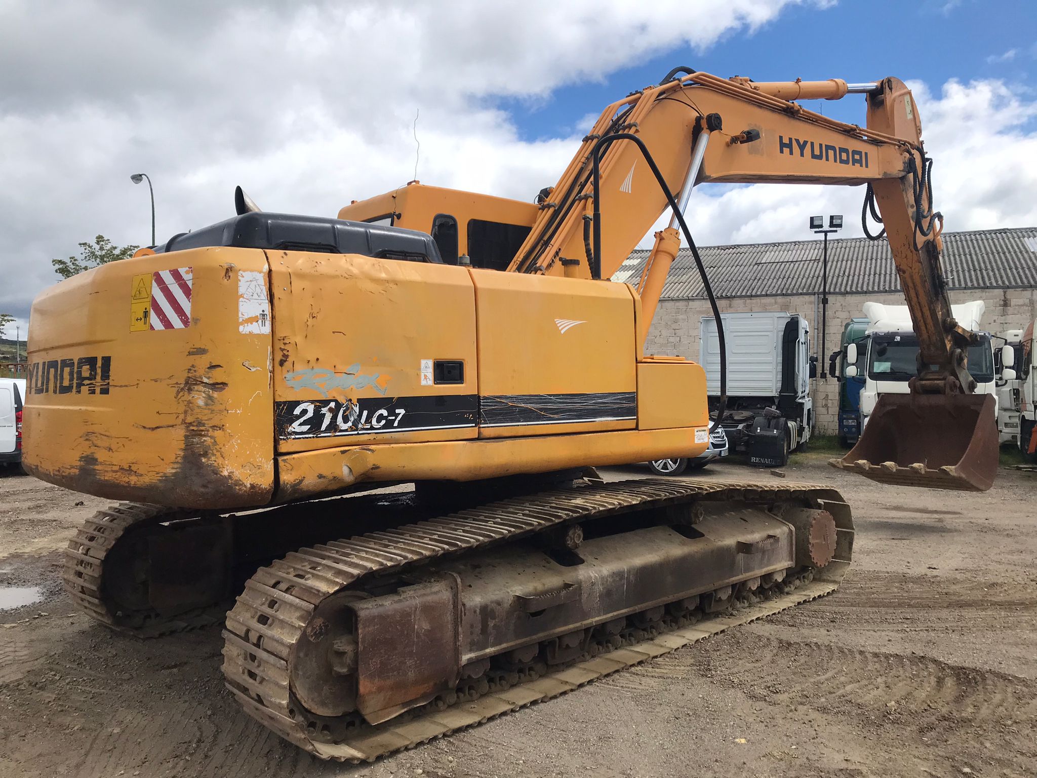 x- VENDIDO - Excavadora de cadenas Hyundai Robex 210 LC 7 - 2006 - Imagen 12