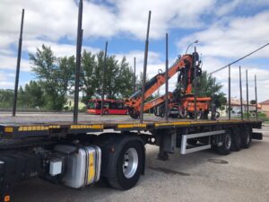 plataforma maderera con grua