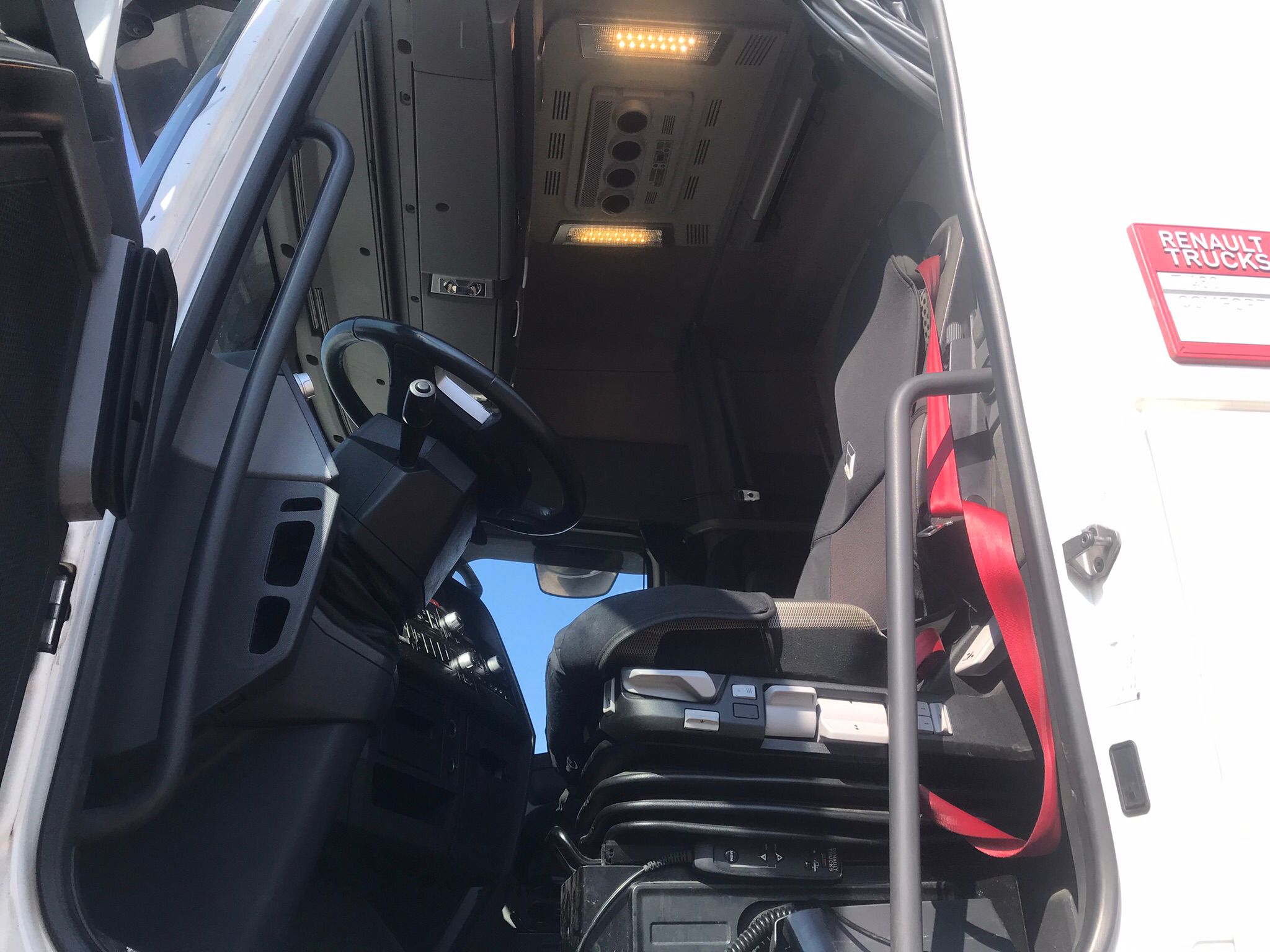 x- VENDIDO - Renault T 480 highcab T4X2 E6 - Año 01/2018 - Imagen 9