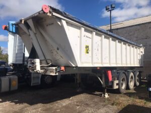 bañera basculante de aluminio