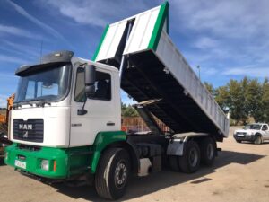 camión volquete obra