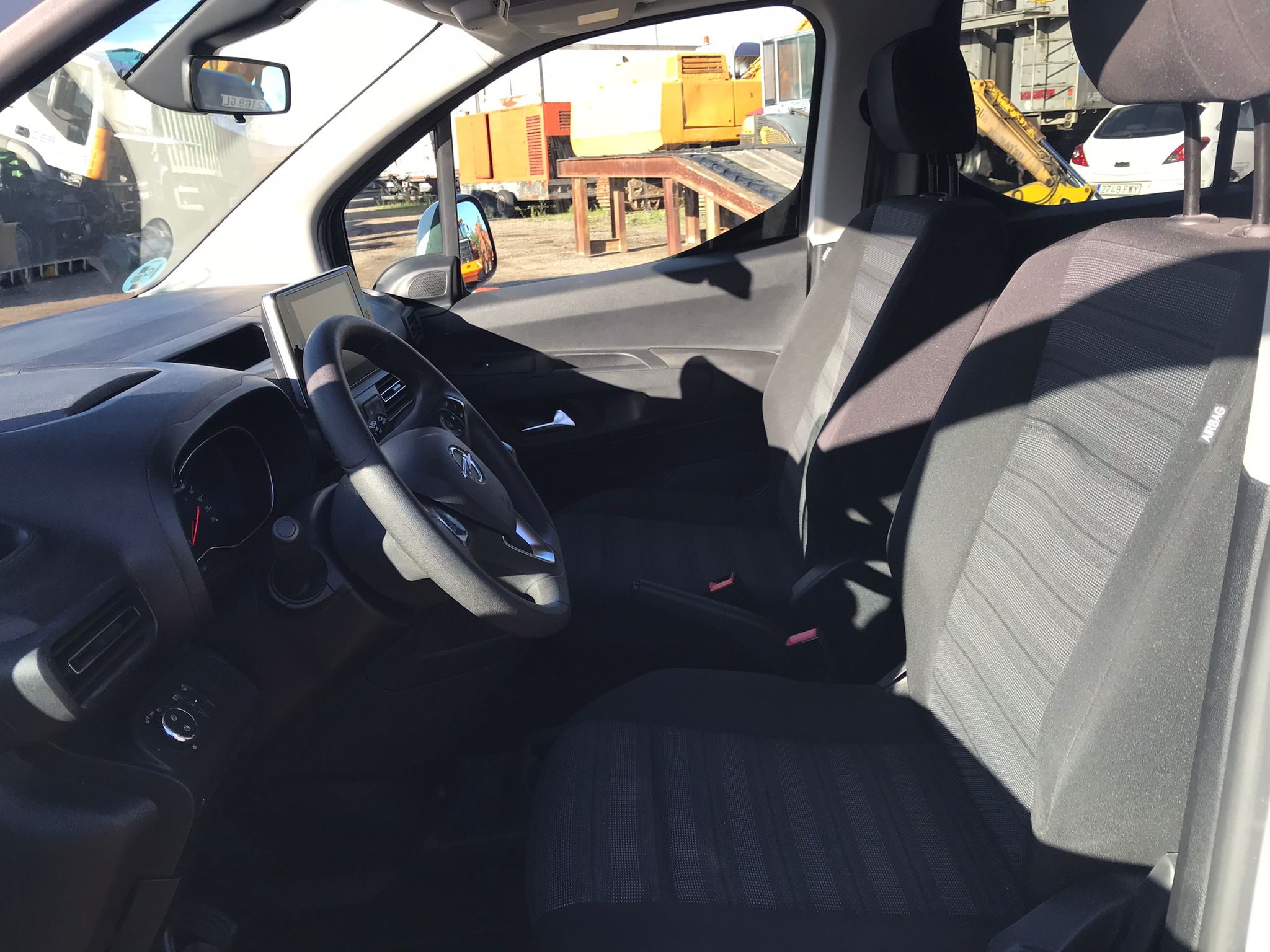 x- VENDIDO - Opel Combo Life - 2021 - Imagen 9