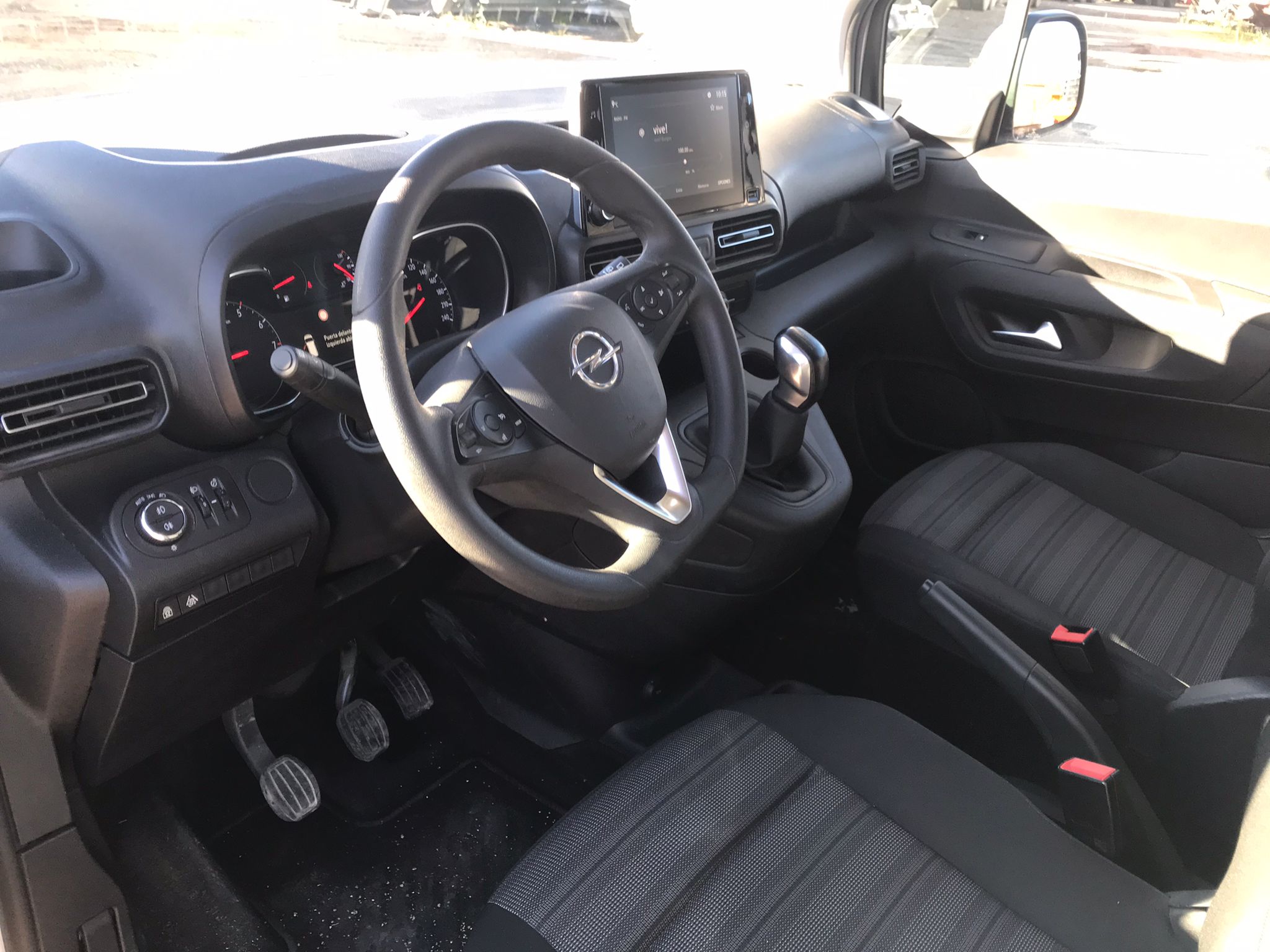 x- VENDIDO - Opel Combo Life - 2021 - Imagen 10