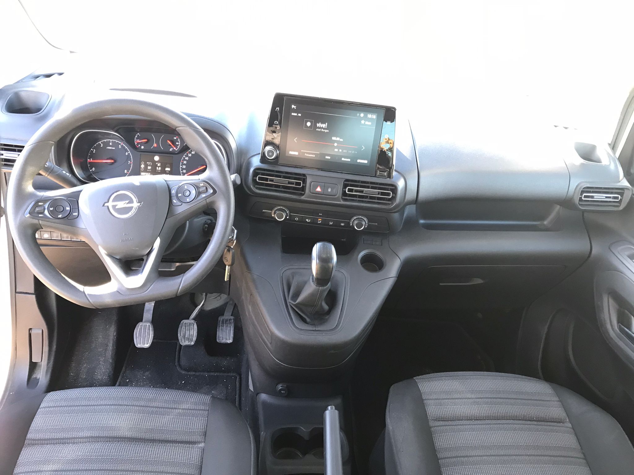 x- VENDIDO - Opel Combo Life - 2021 - Imagen 11