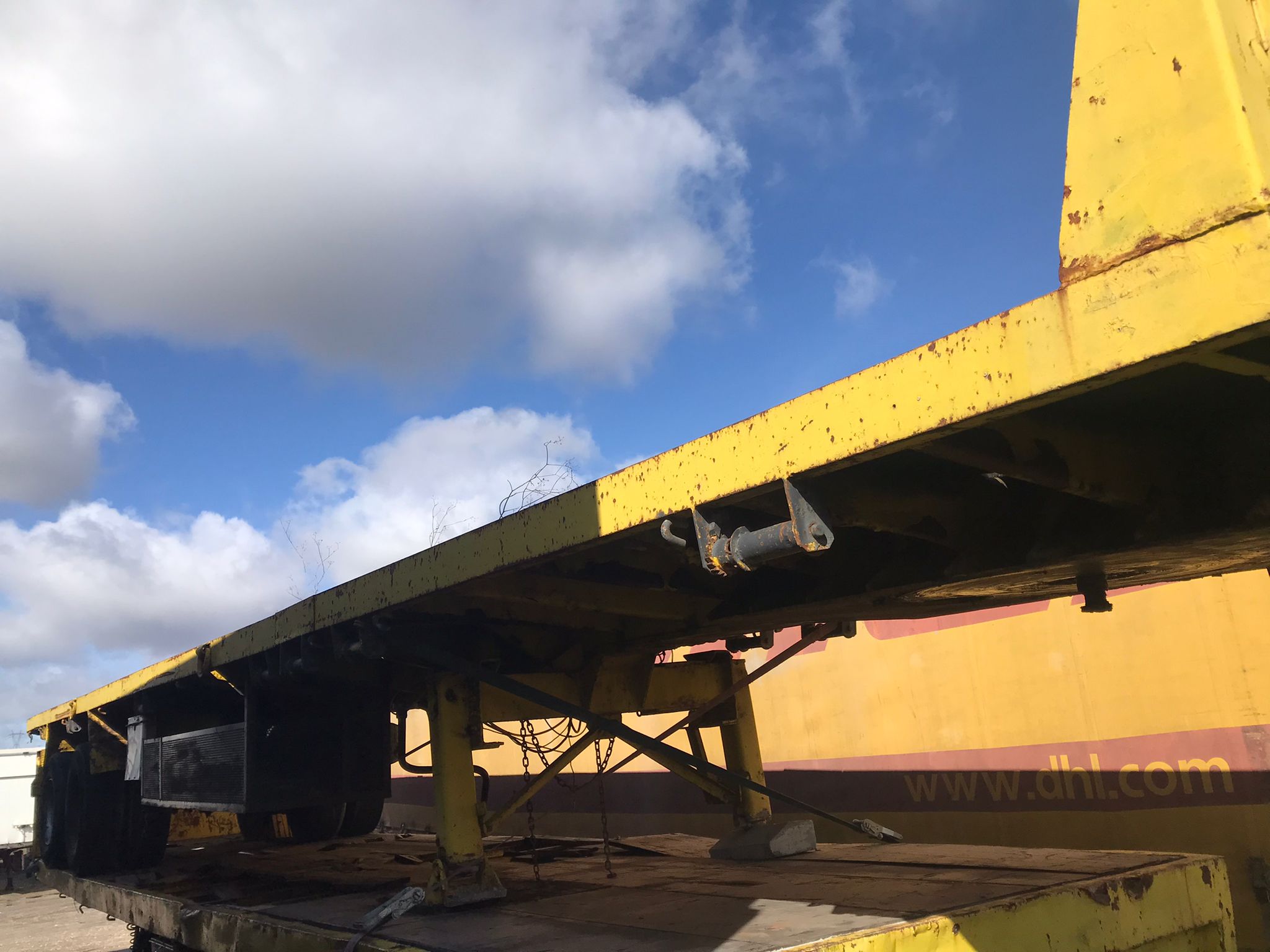 x- VENDIDO - Semirremolque plataforma extensible Traylona Año 1996 - Imagen 2