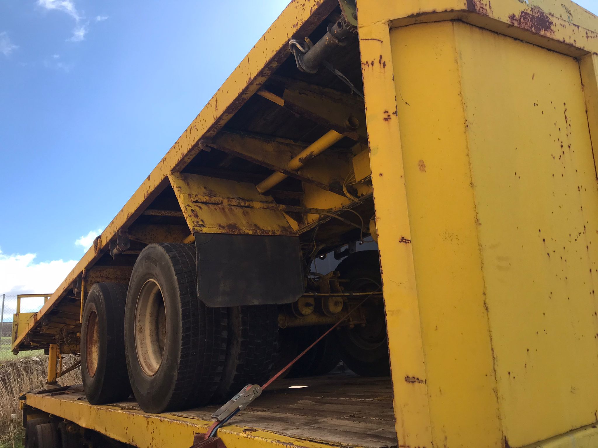 x- VENDIDO - Semirremolque plataforma extensible Traylona Año 1996 - Imagen 5