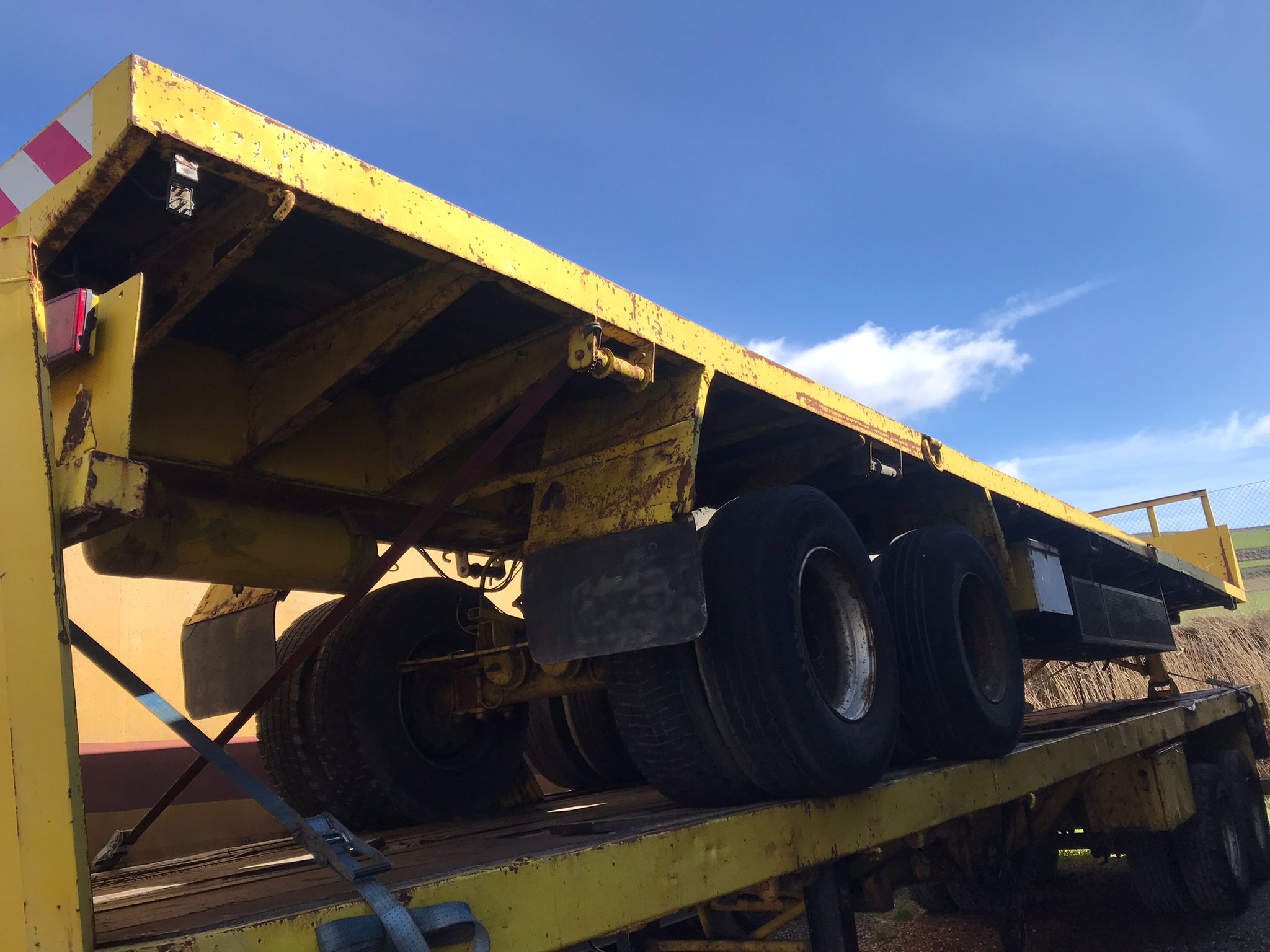 x- VENDIDO - Semirremolque plataforma extensible Traylona Año 1996 - Imagen 4