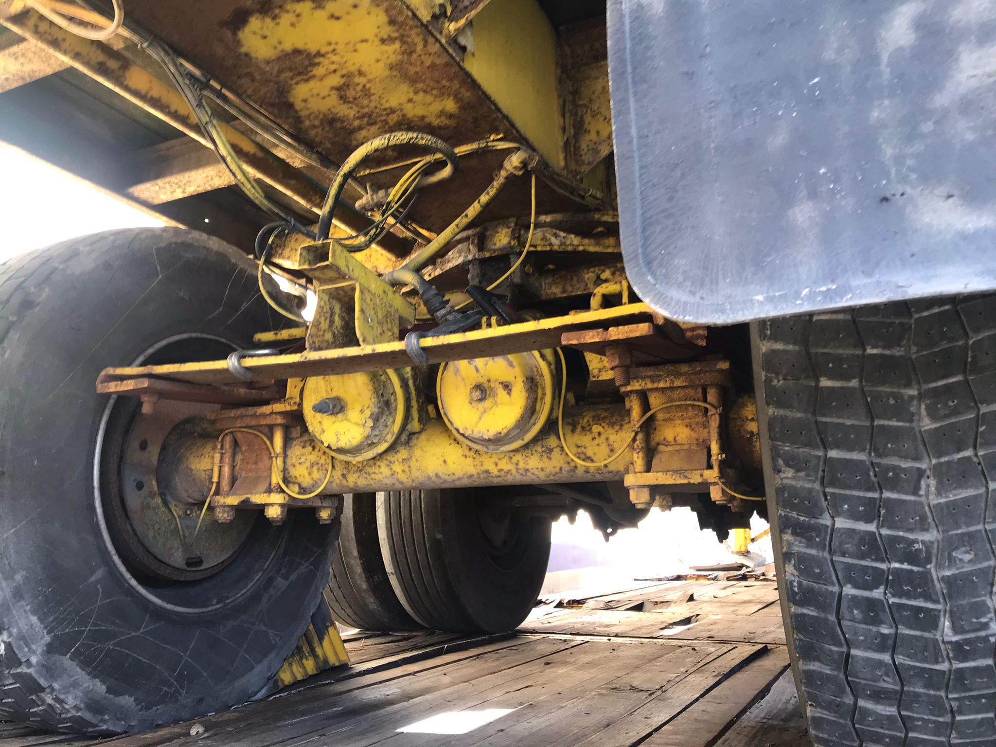 x- VENDIDO - Semirremolque plataforma extensible Traylona Año 1996 - Imagen 9