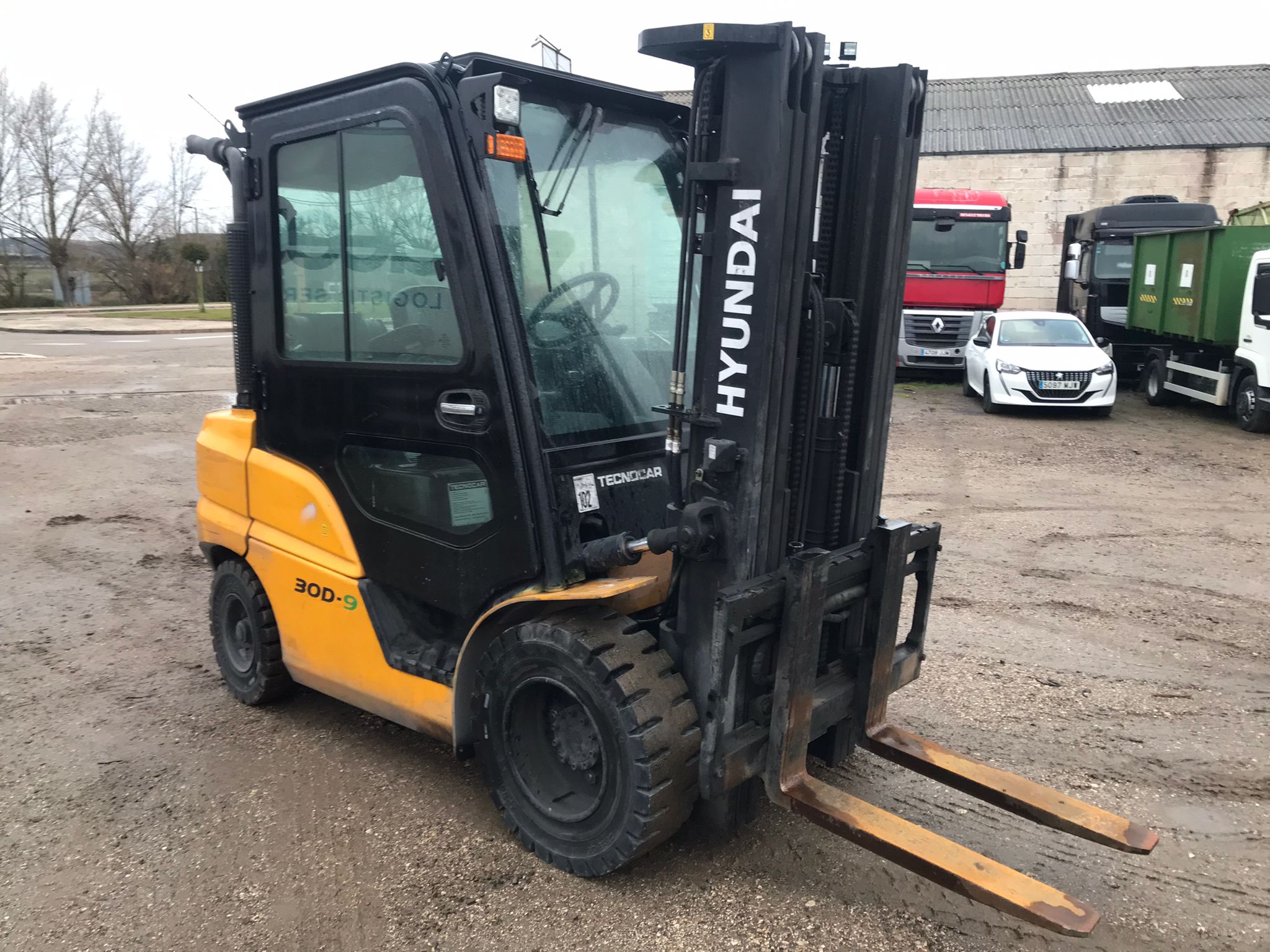 x- VENDIDO - Carretilla elevadora diésel Hyundai 30D-9 Año 2018/2 - Imagen 3