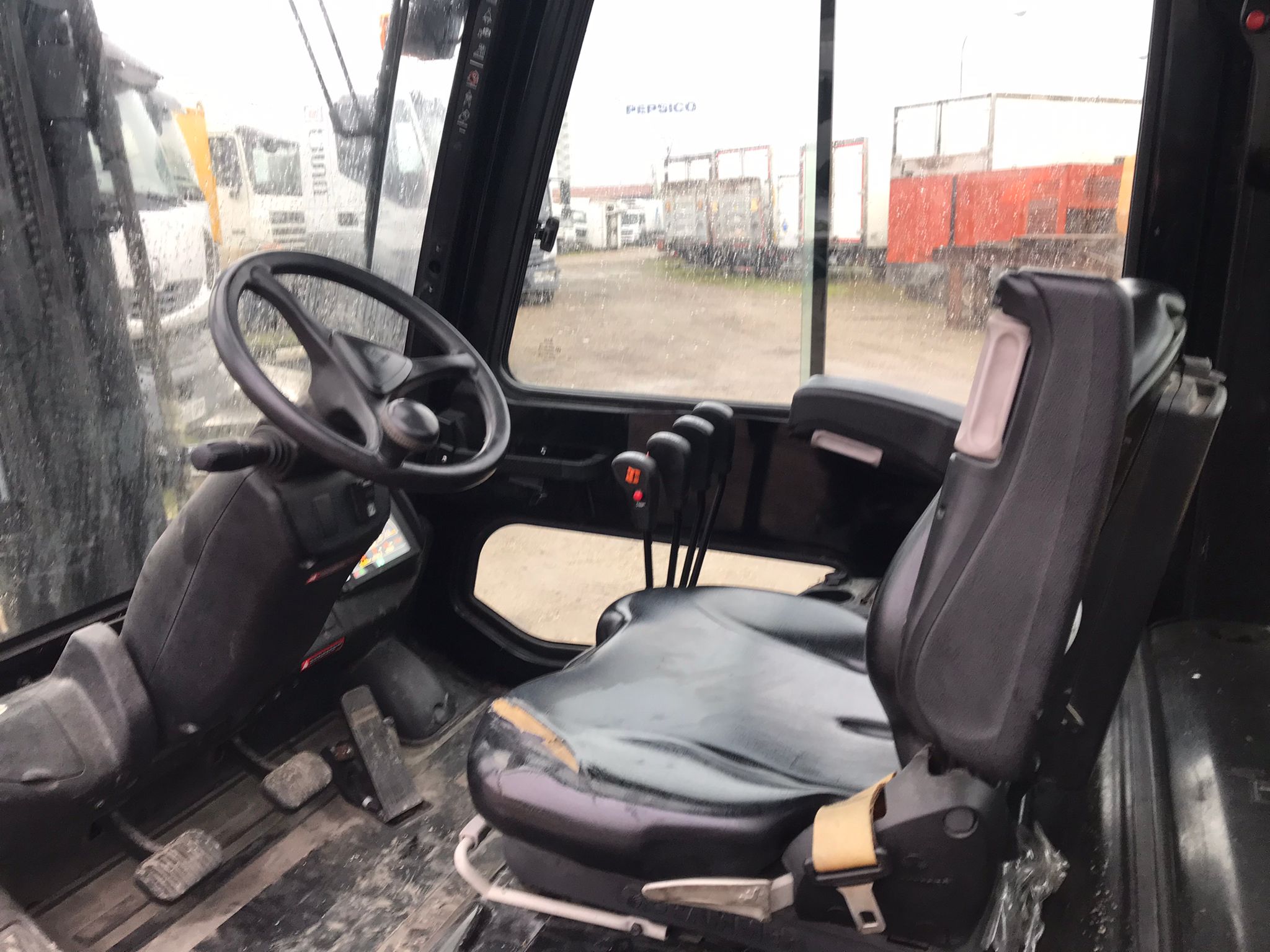 x- VENDIDO - Carretilla elevadora diésel Hyundai 30D-9 Año 2018/2 - Imagen 14