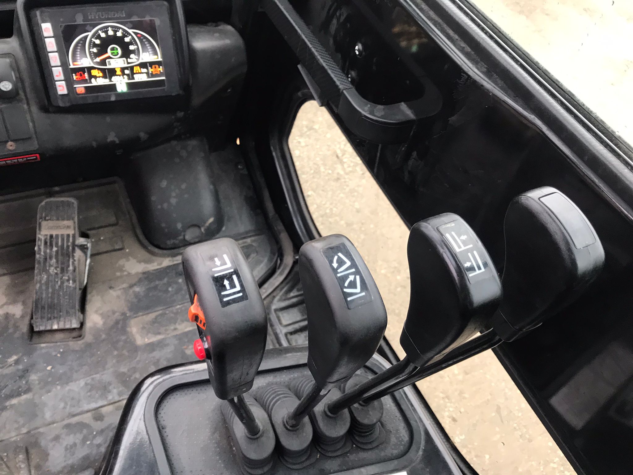 x- VENDIDO - Carretilla elevadora diésel Hyundai 30D-9 Año 2018/2 - Imagen 15