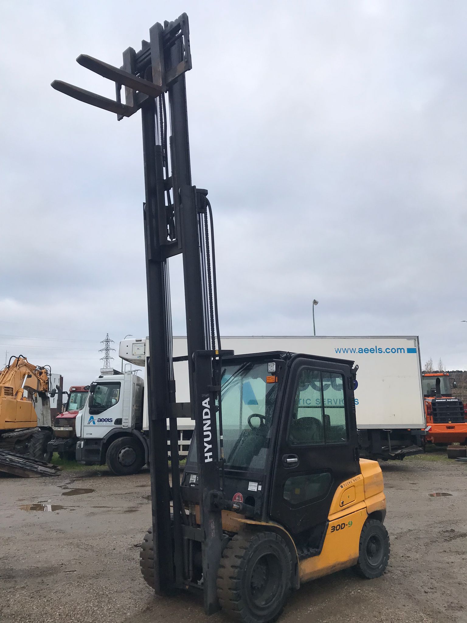 x- VENDIDO - Carretilla elevadora diésel Hyundai 30D-9 Año 2018/2 - Imagen 9