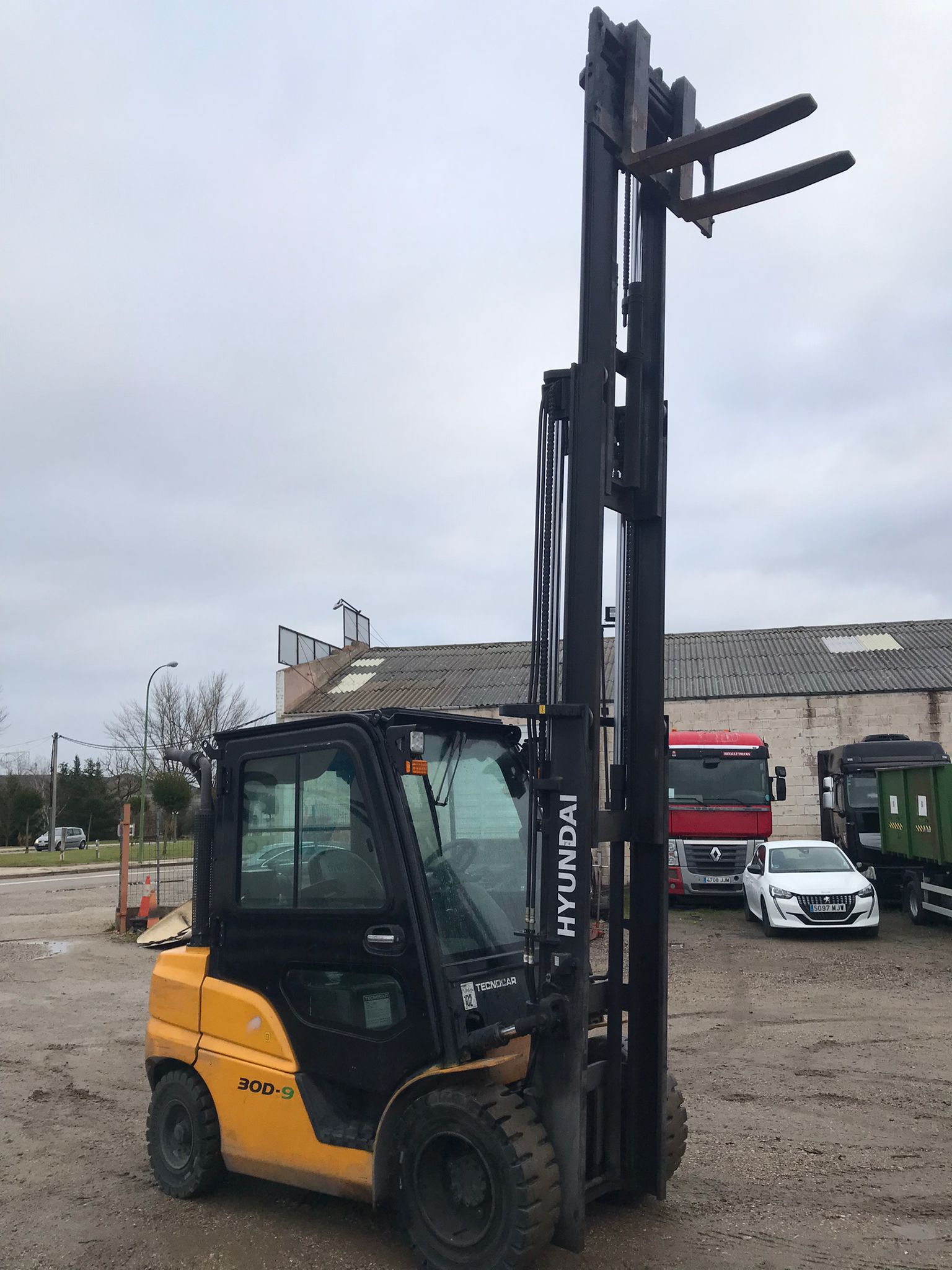 x- VENDIDO - Carretilla elevadora diésel Hyundai 30D-9 Año 2018/2 - Imagen 11