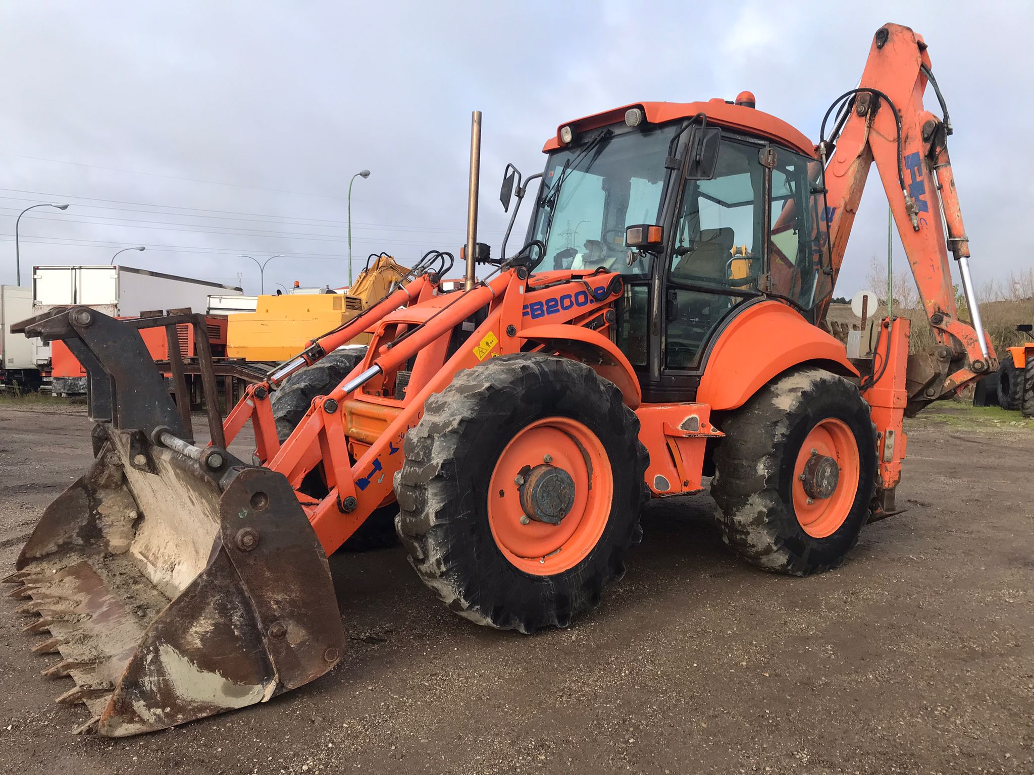 retroexcavadora mixta Fiat Kobelco