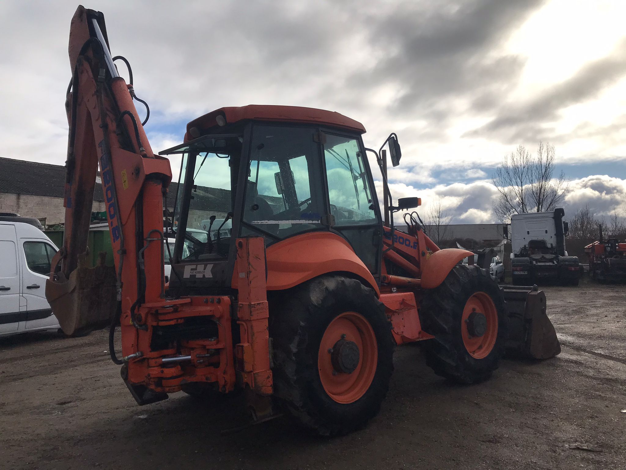 x- VENDIDO - Retroexcavadora mixta Fiat Kobelco FB 200.2 - 2002 - Imagen 6