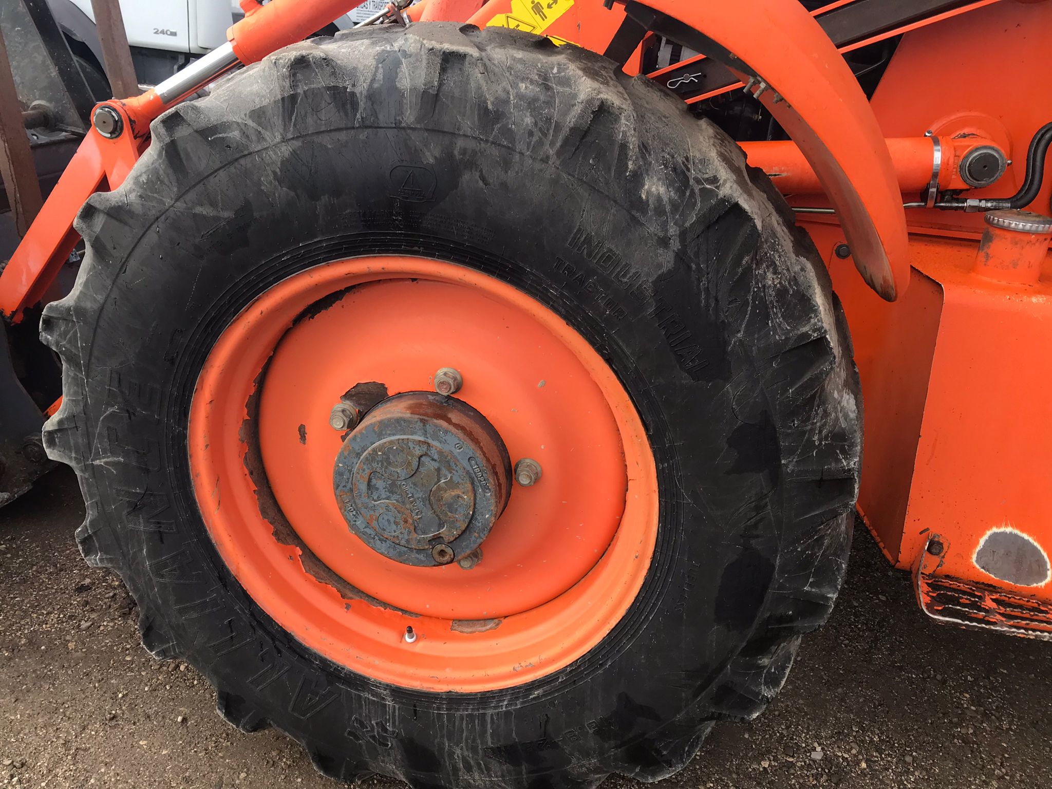 x- VENDIDO - Retroexcavadora mixta Fiat Kobelco FB 200.2 - 2002 - Imagen 10