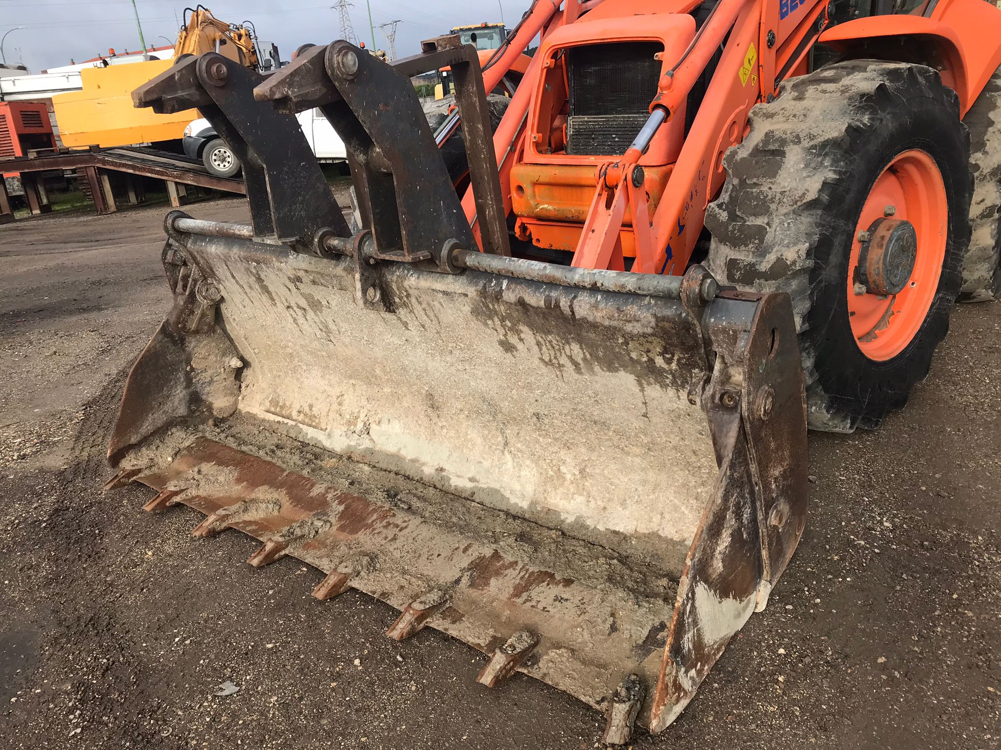 x- VENDIDO - Retroexcavadora mixta Fiat Kobelco FB 200.2 - 2002 - Imagen 9