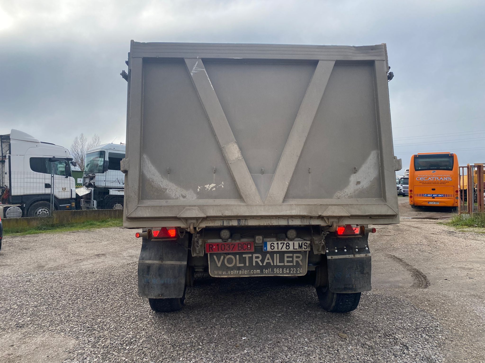 x- VENDIDO - Bañera basculante de aluminio Lecitrailer - 2007 - Imagen 4