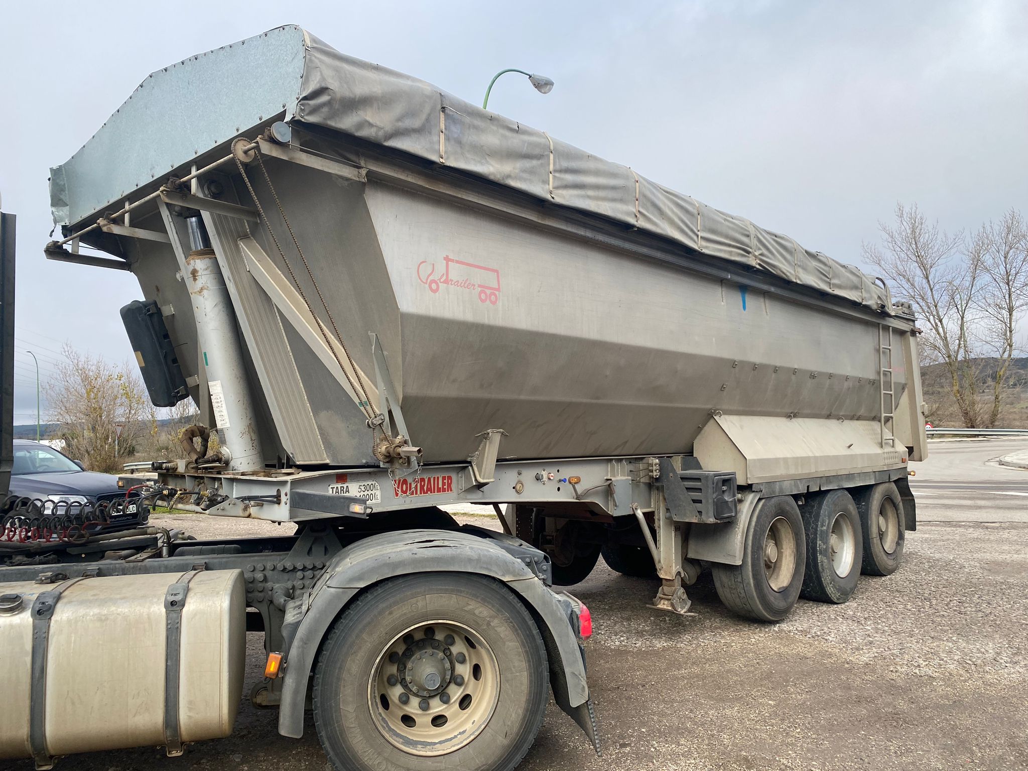 bañera basculante de aluminio