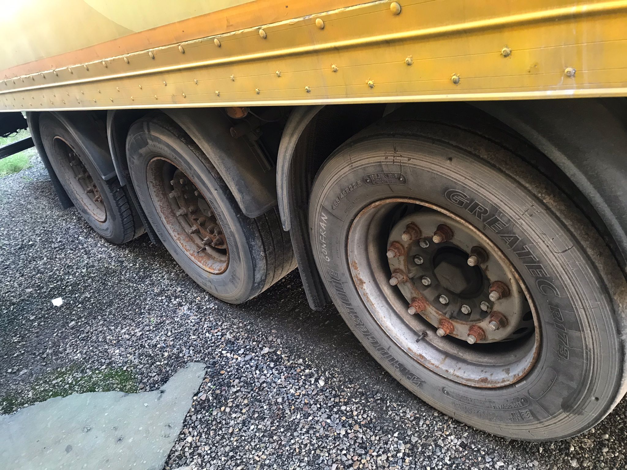 x- VENDIDO - Semirremolque caja cerrada Montenegro Año 2008 - Imagen 10