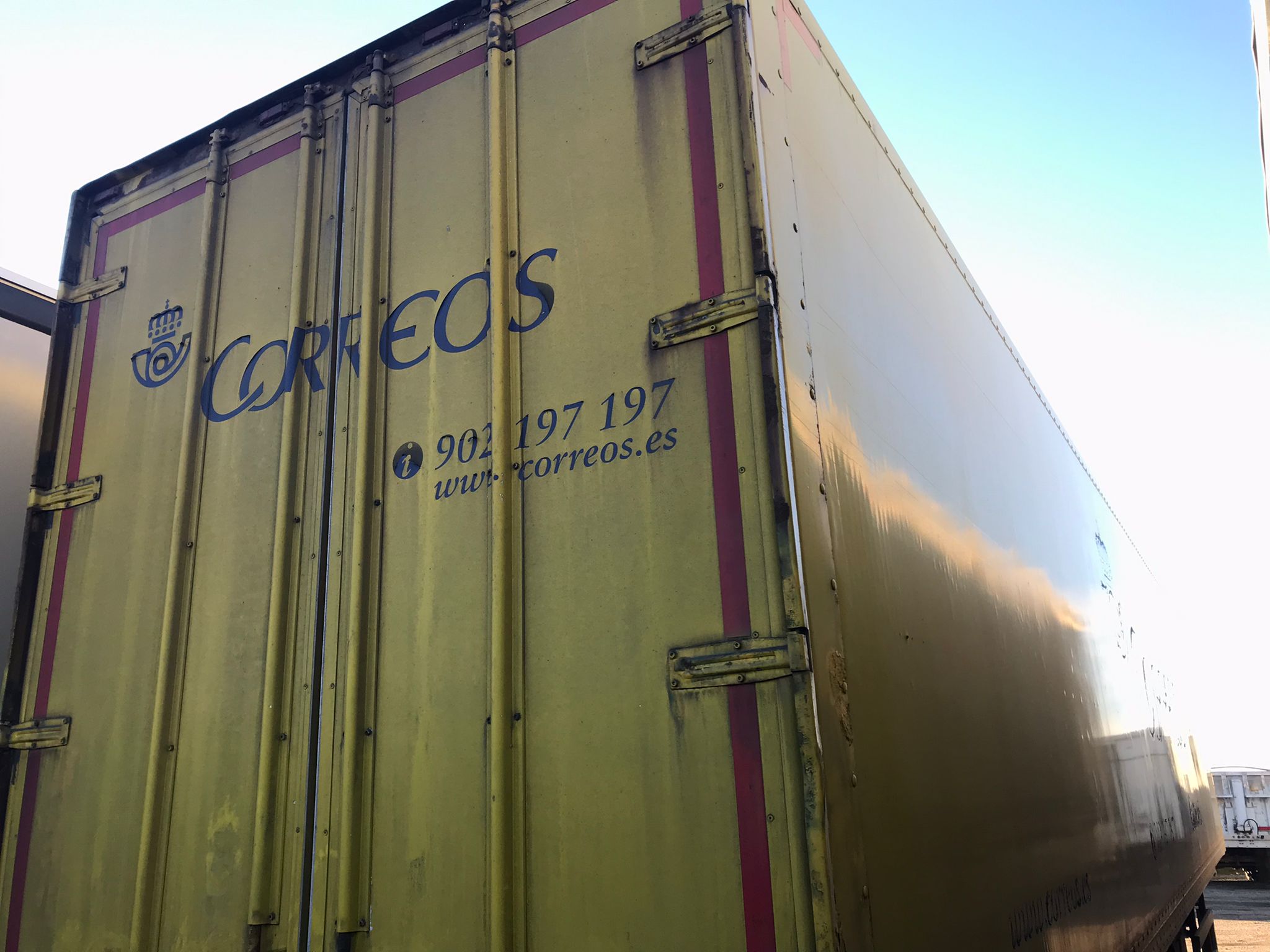 x- VENDIDO - Semirremolque caja cerrada Montenegro Año 2008 - Imagen 8