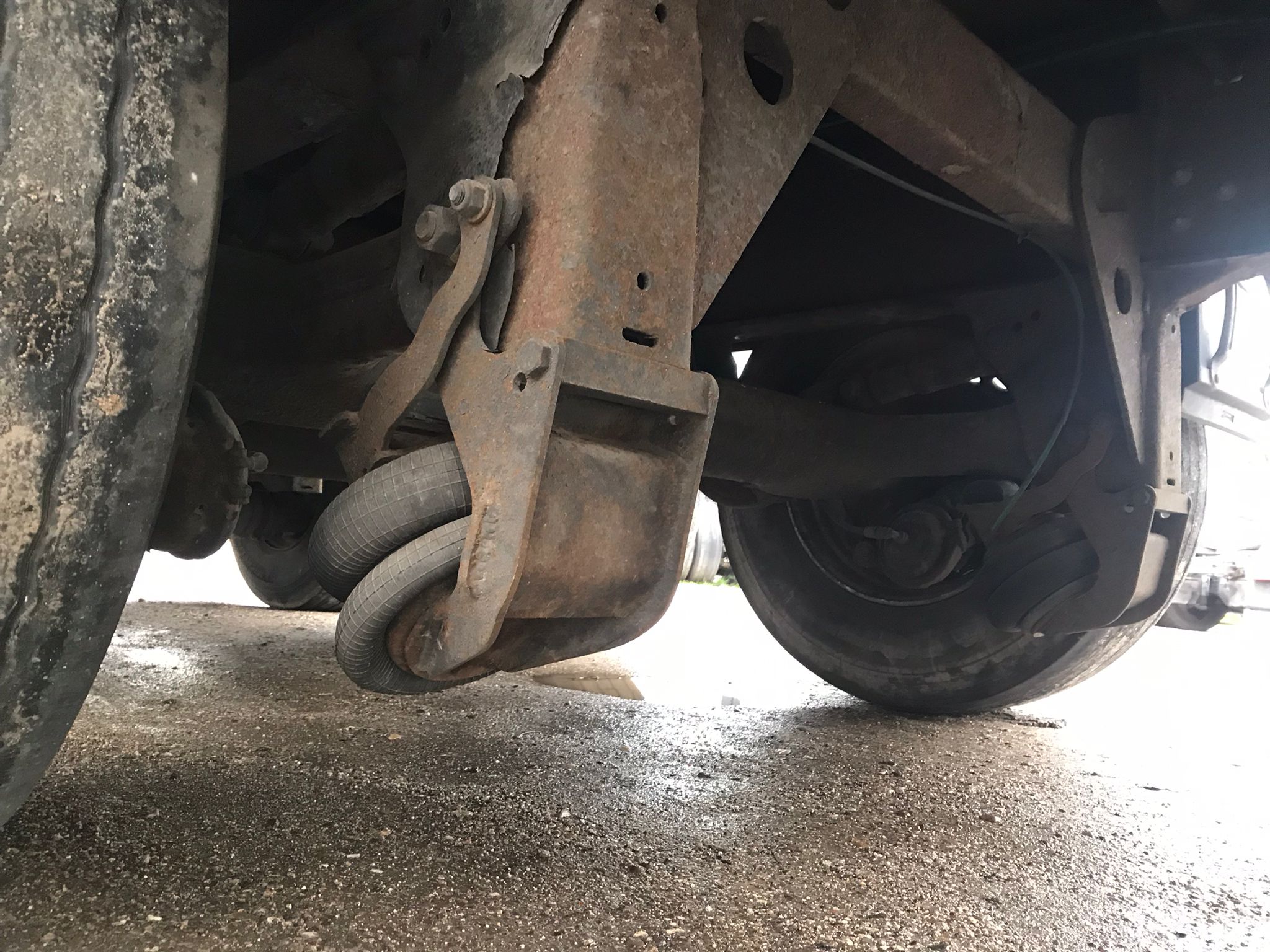 x- VENDIDO - Semirremolque tauliner Rojo Año 2005 - Imagen 9