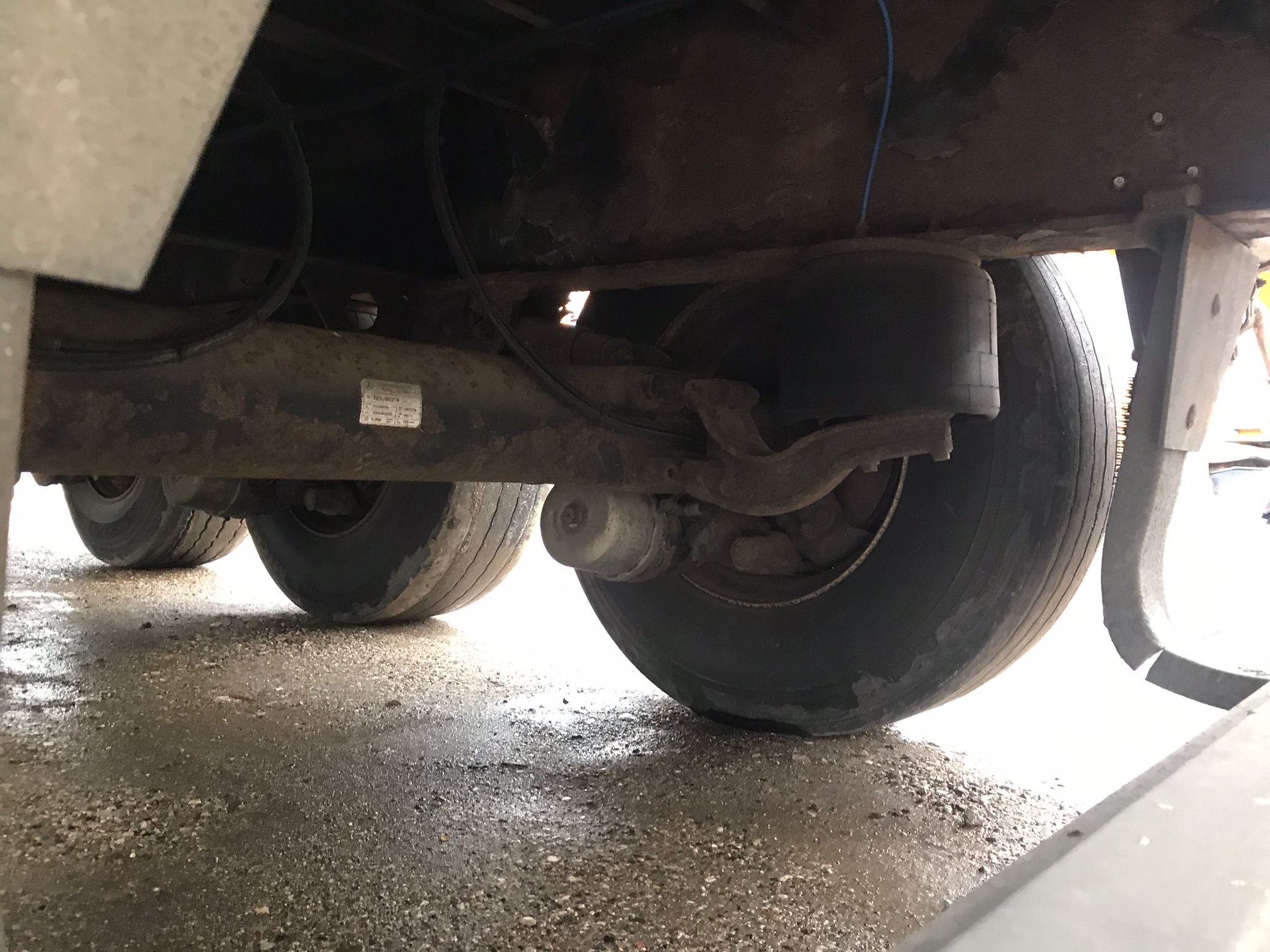 x- VENDIDO - Semirremolque tauliner Rojo Año 2005 - Imagen 10