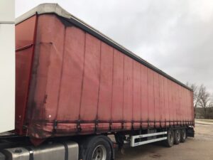 semirremolque tauliner Rojo