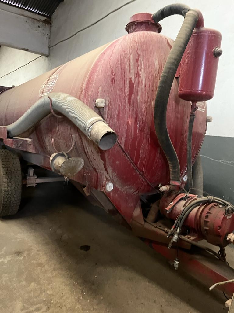 x- VENDIDO - Cisterna de agua 10.000 litros JMC Año 1994 - Imagen 4