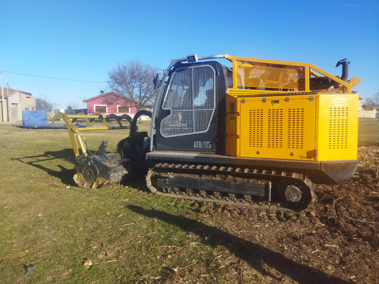 x- VENDIDO - Tractor autopropulsado hidrostático Belafer Año 2009 - Imagen 4
